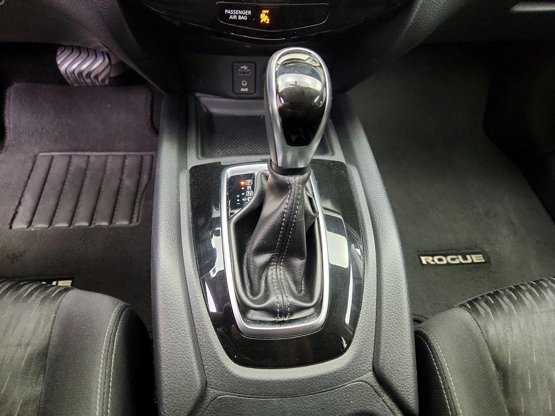Thumbnail: 2017 Nissan Rogue - 18