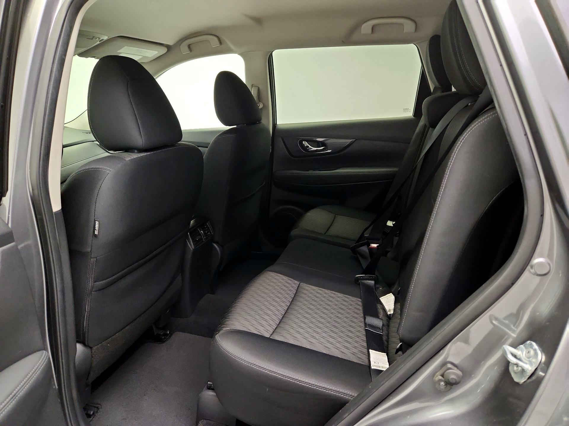 Thumbnail: 2017 Nissan Rogue - 20