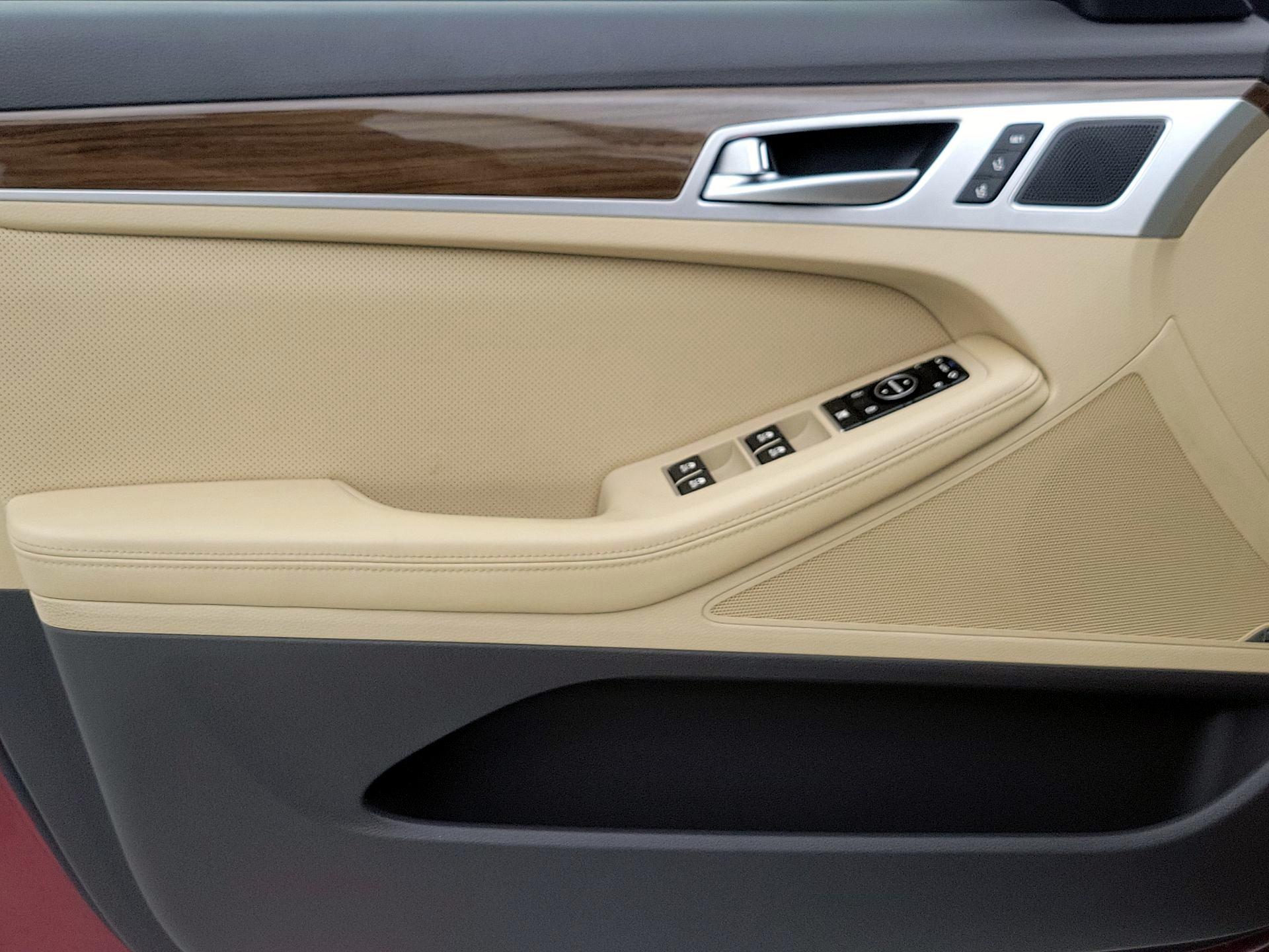 Thumbnail: 2015 Hyundai Genesis - 12
