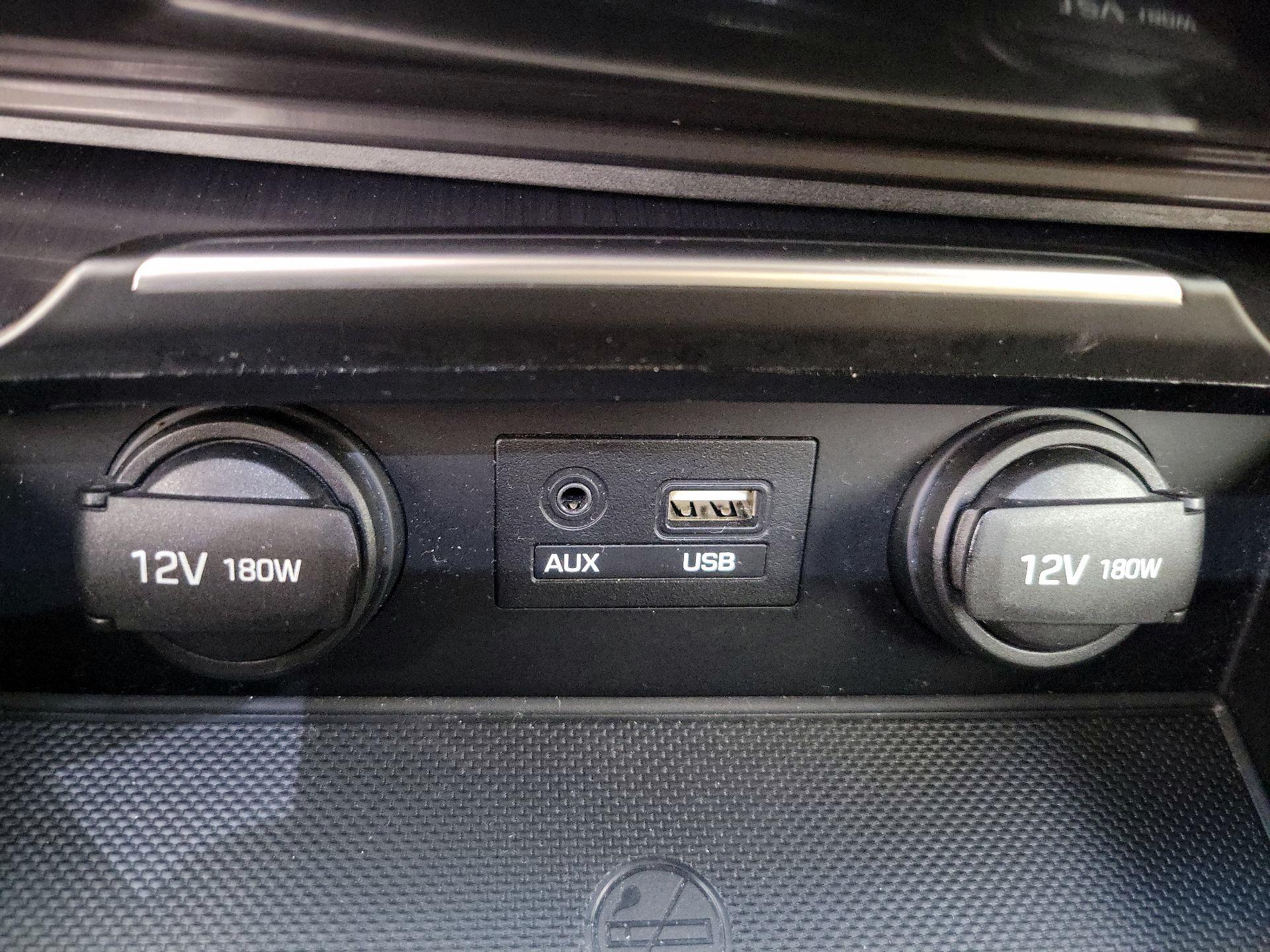 Thumbnail: 2015 Hyundai Genesis - 19