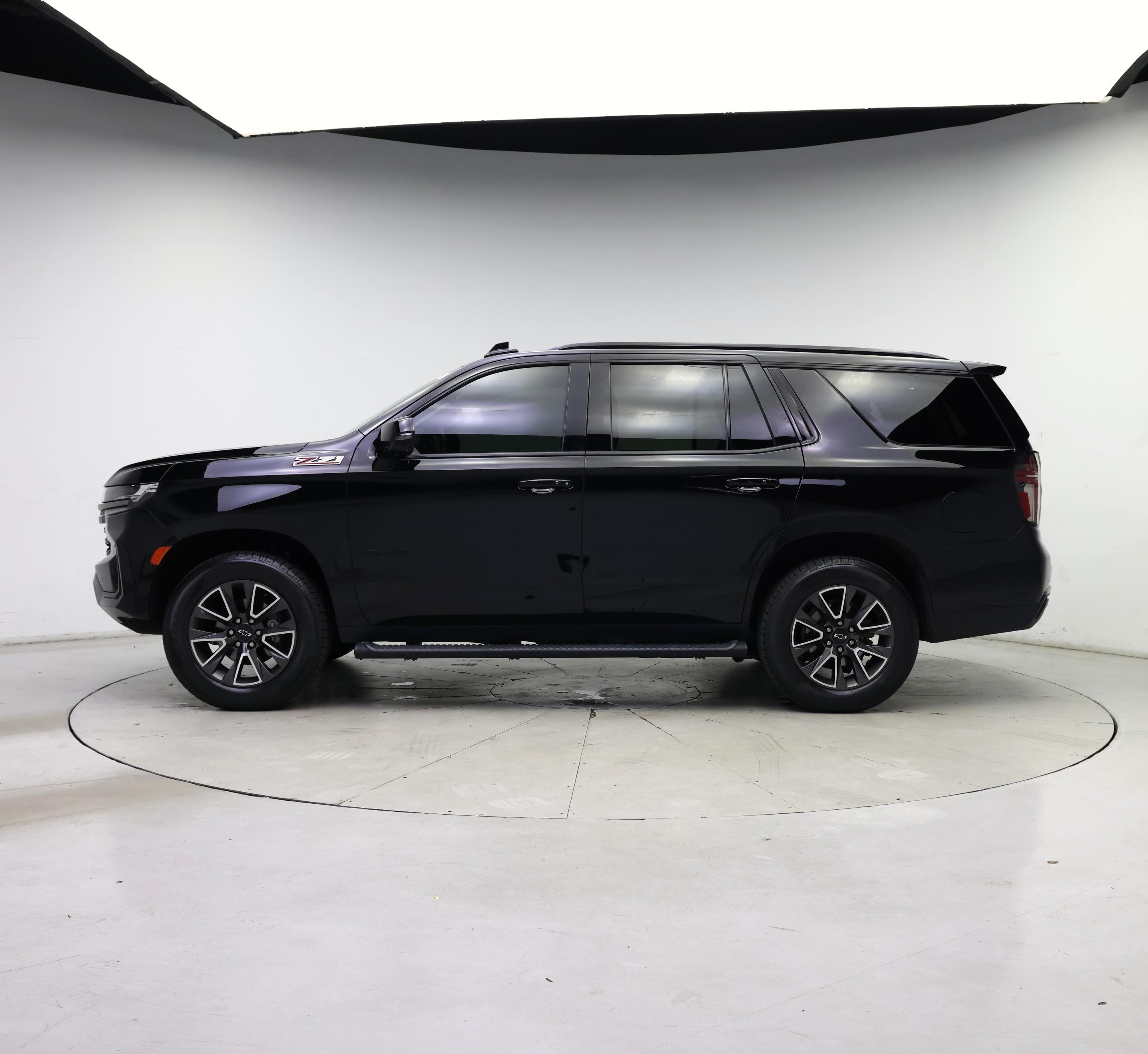 Thumbnail: 2022 Chevrolet Tahoe - 3