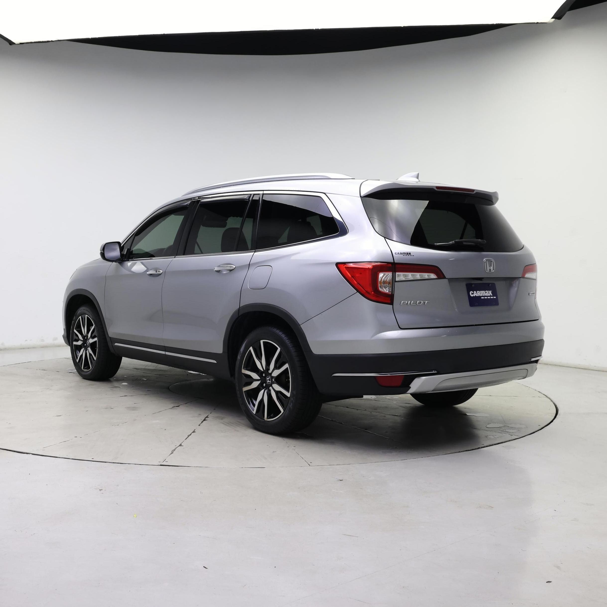 Thumbnail: 2019 Honda Pilot - 2