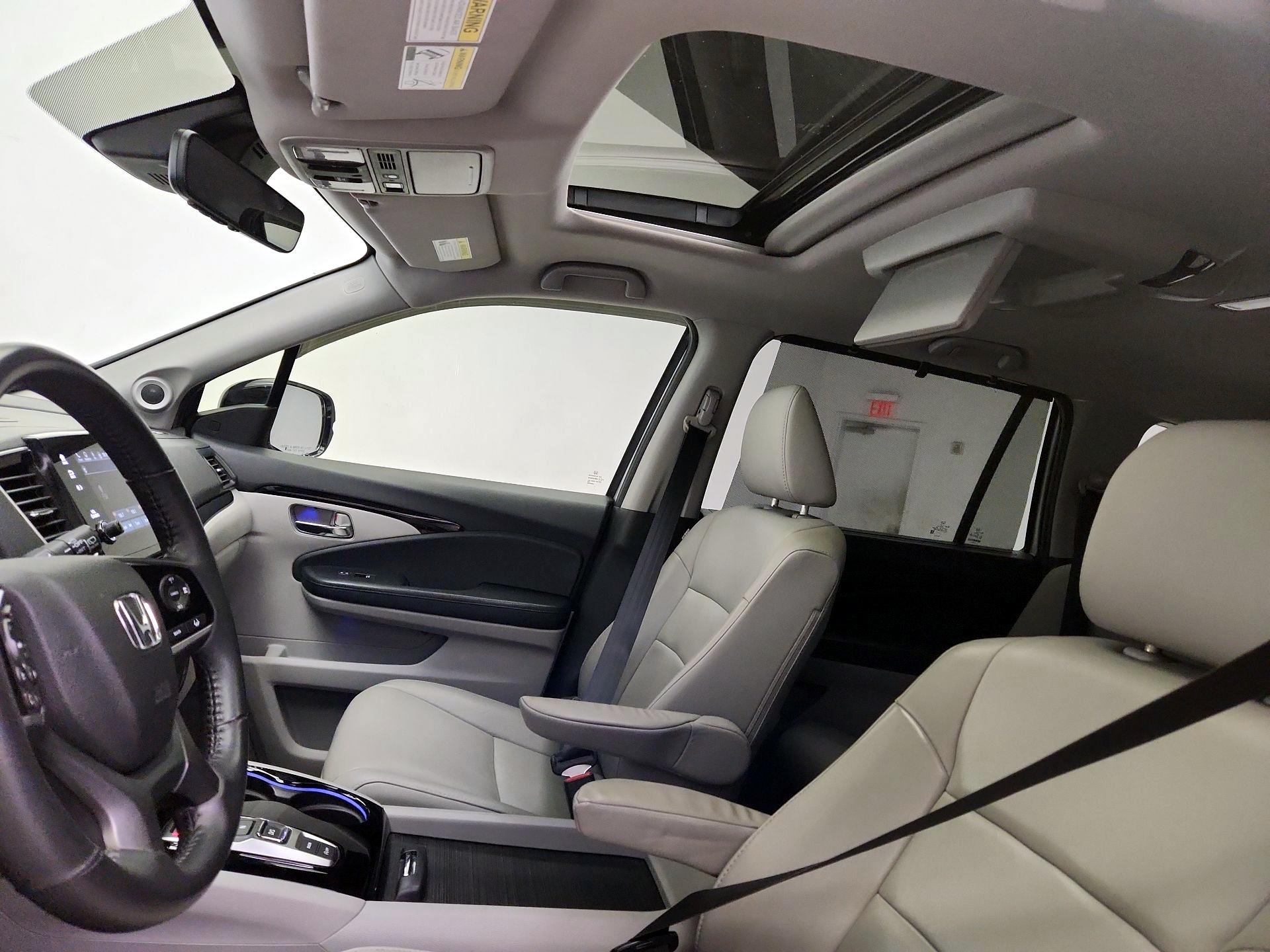 Thumbnail: 2019 Honda Pilot - 19