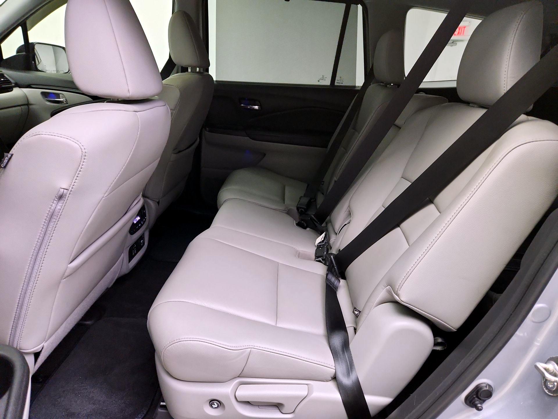 Thumbnail: 2019 Honda Pilot - 20
