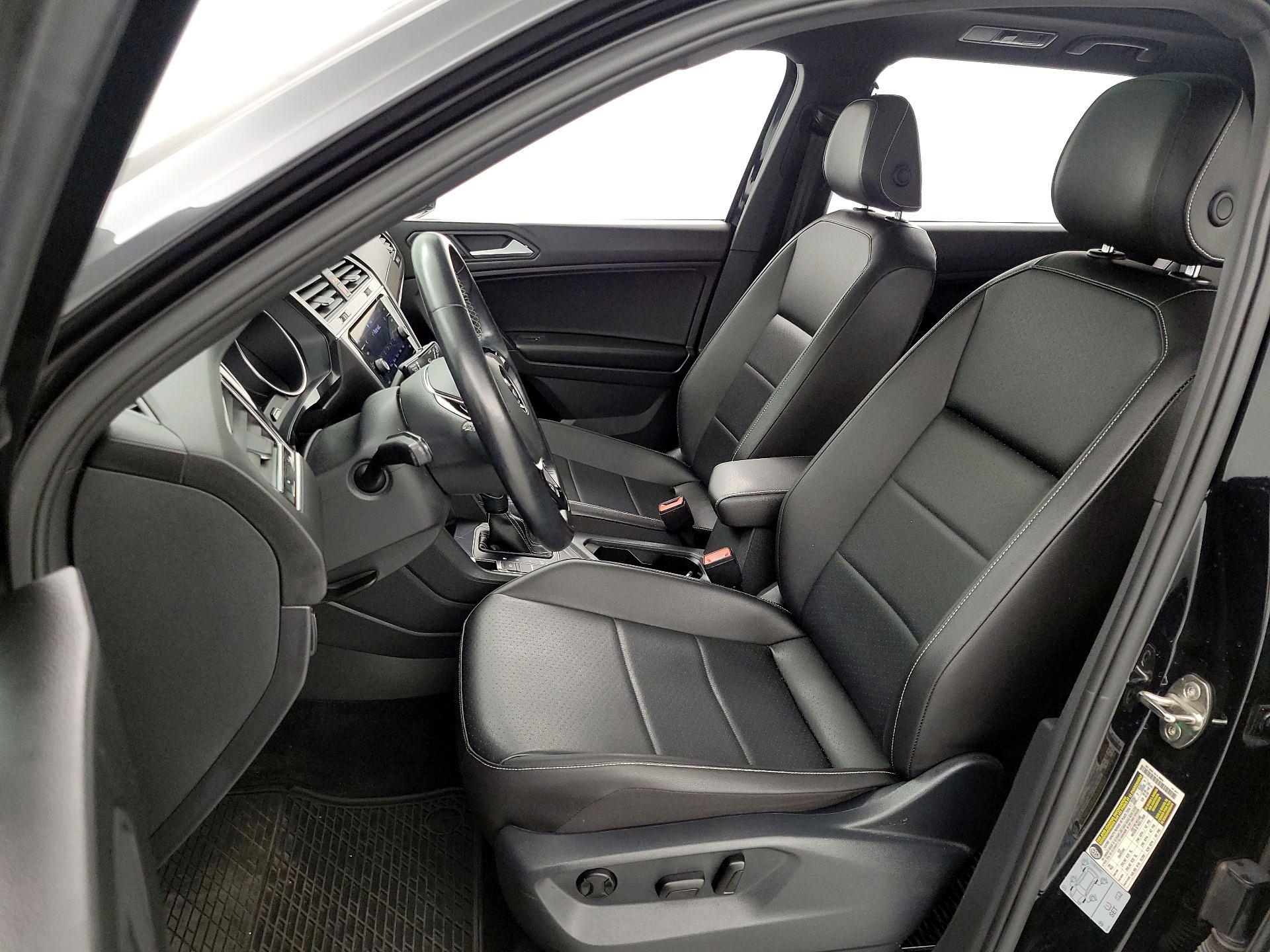 Thumbnail: 2021 Volkswagen Tiguan - 11