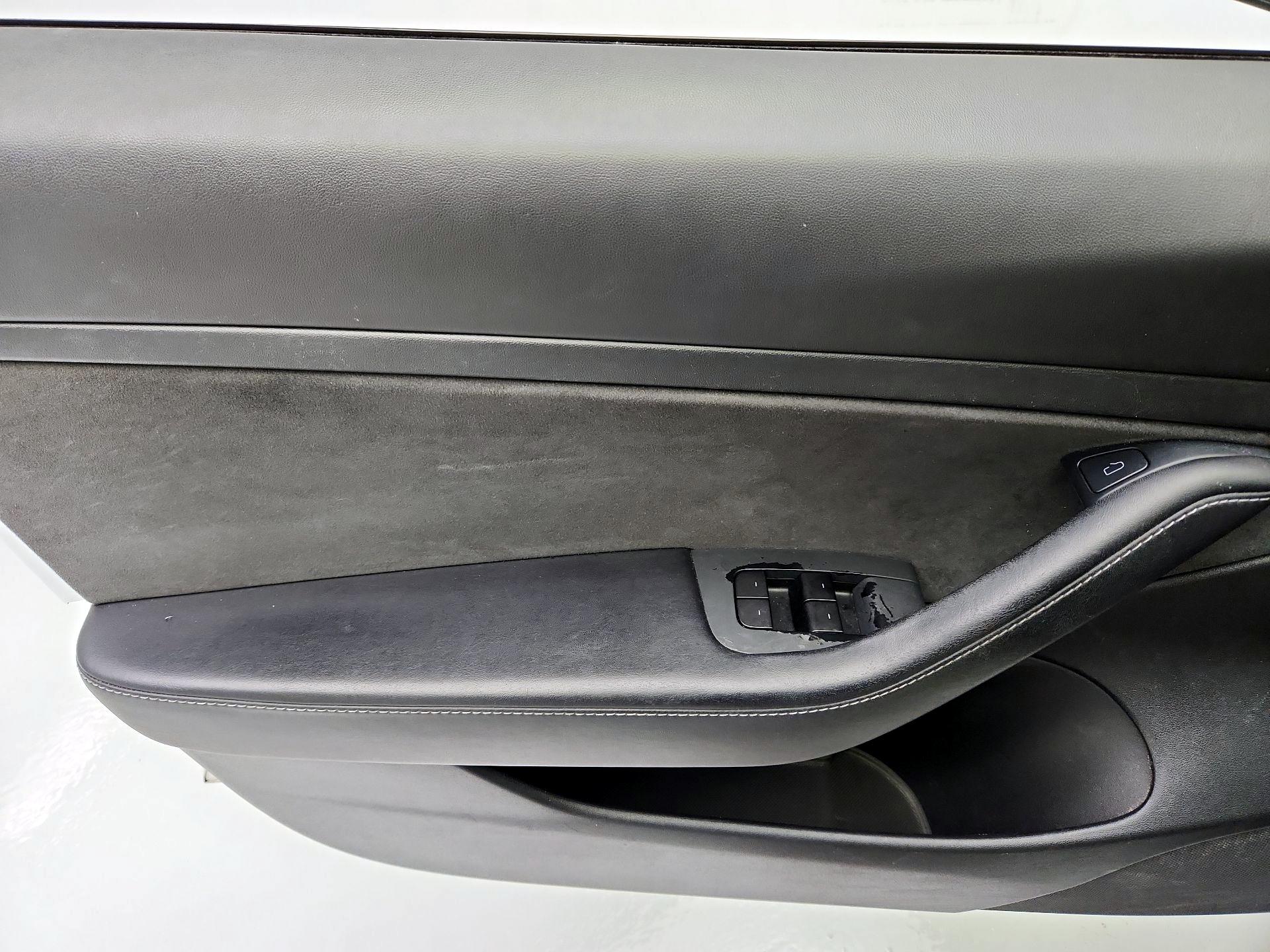 Thumbnail: 2021 Tesla Model 3 - 12