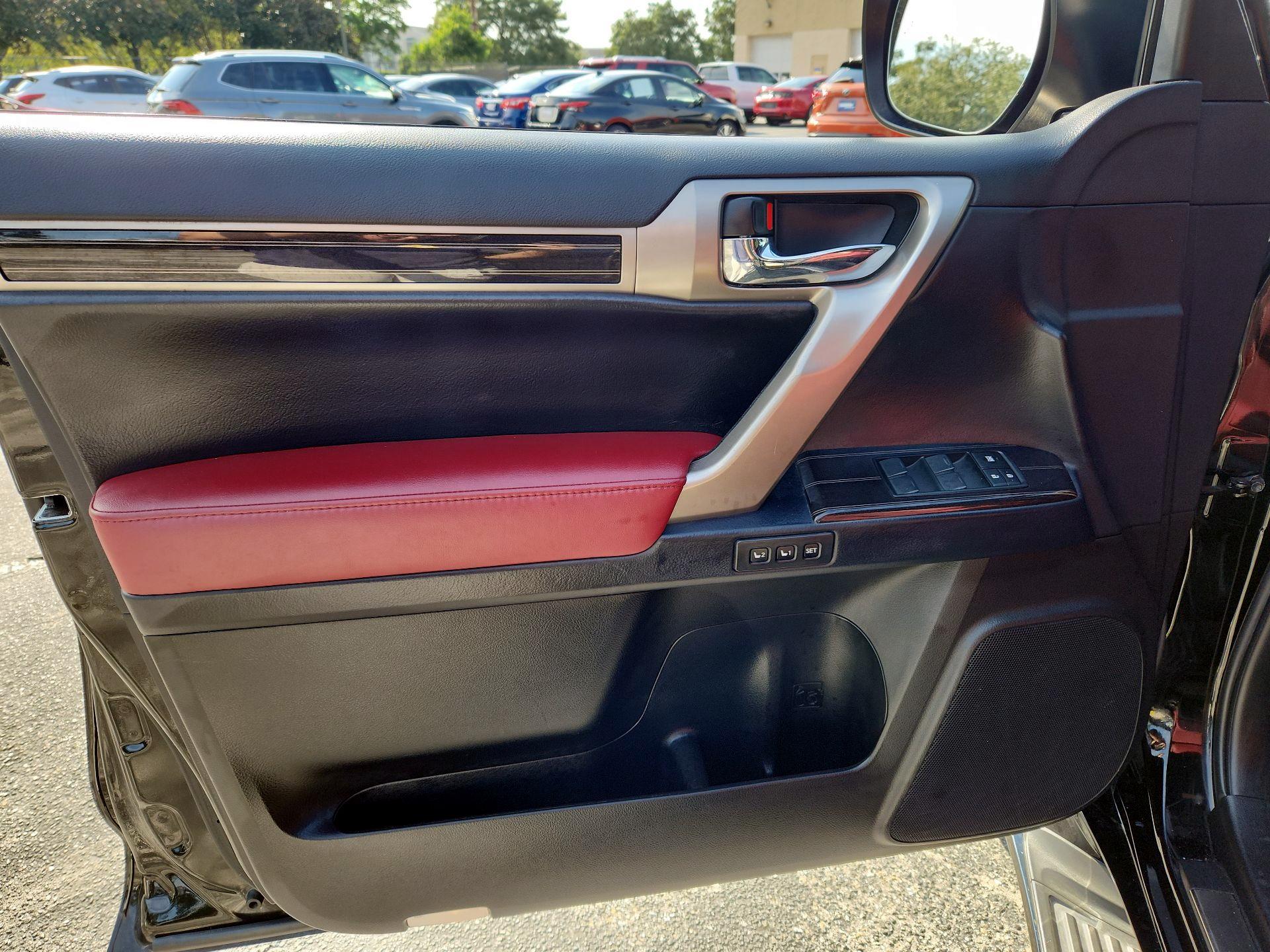 Thumbnail: 2021 Lexus GX - 10