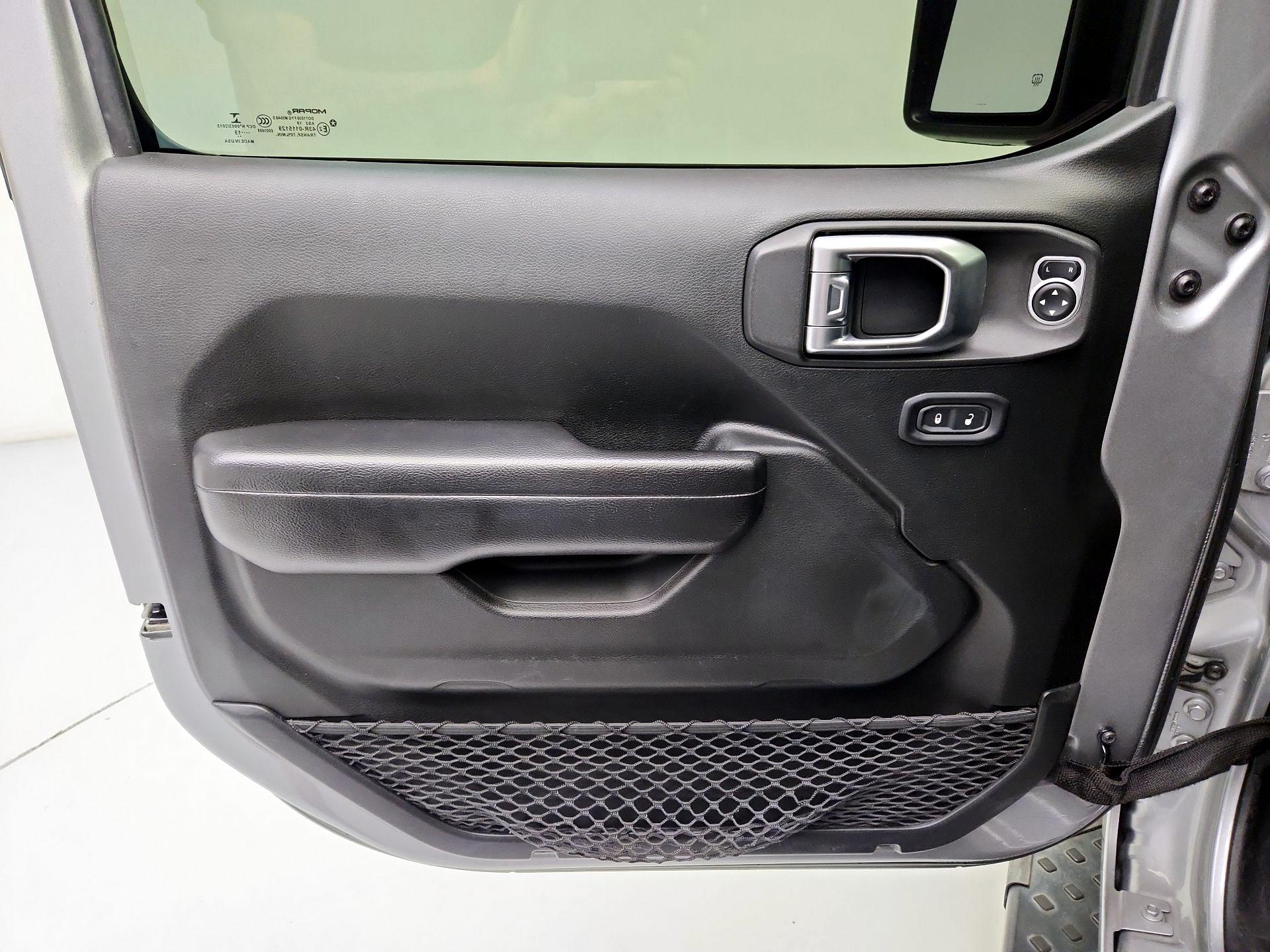 Thumbnail: 2019 Jeep Wrangler - 12