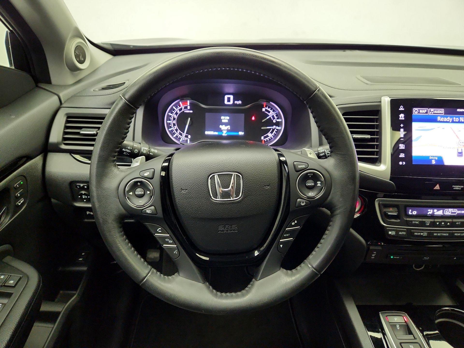 Thumbnail: 2017 Honda Pilot - 10