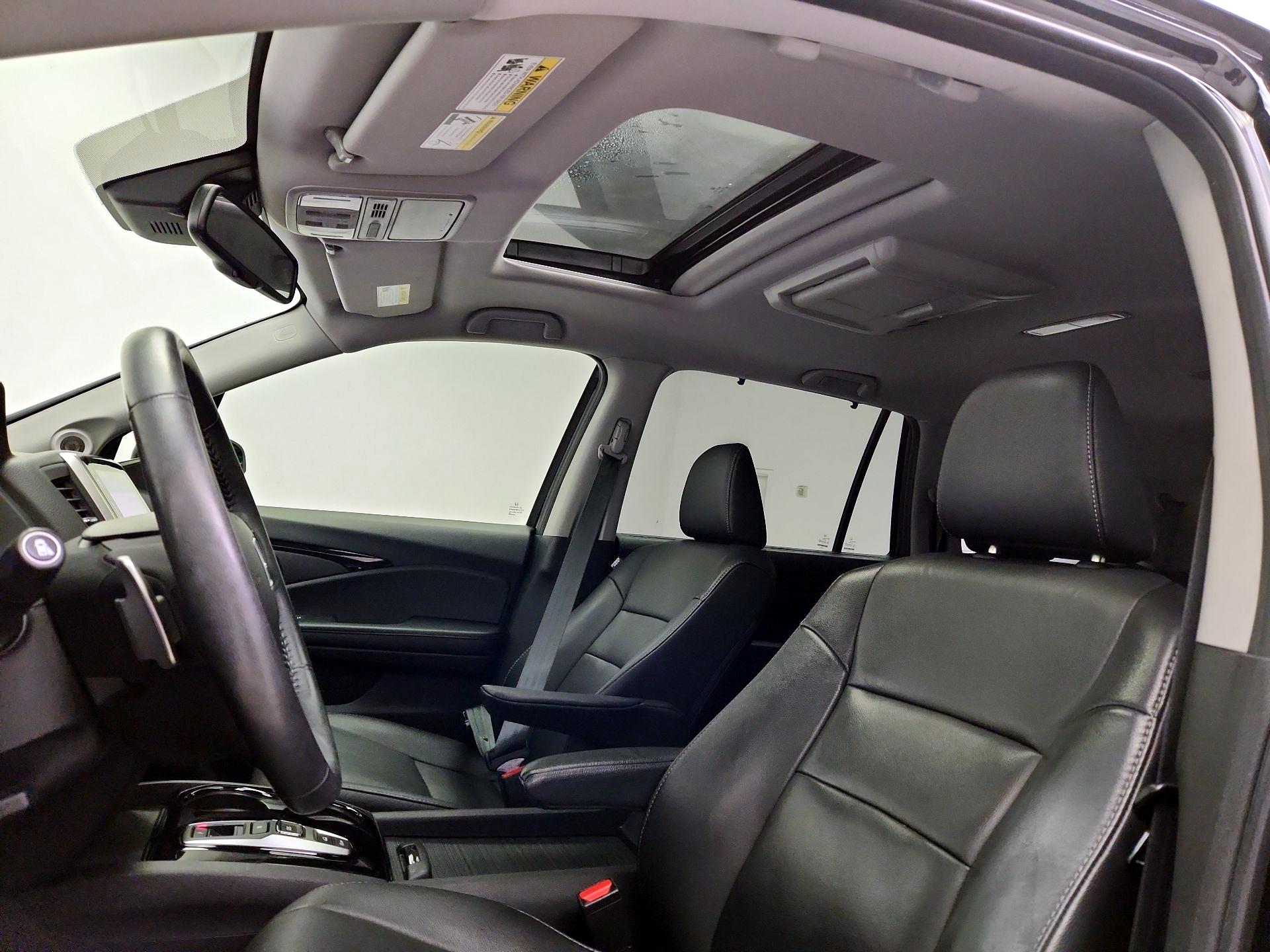 Thumbnail: 2017 Honda Pilot - 20