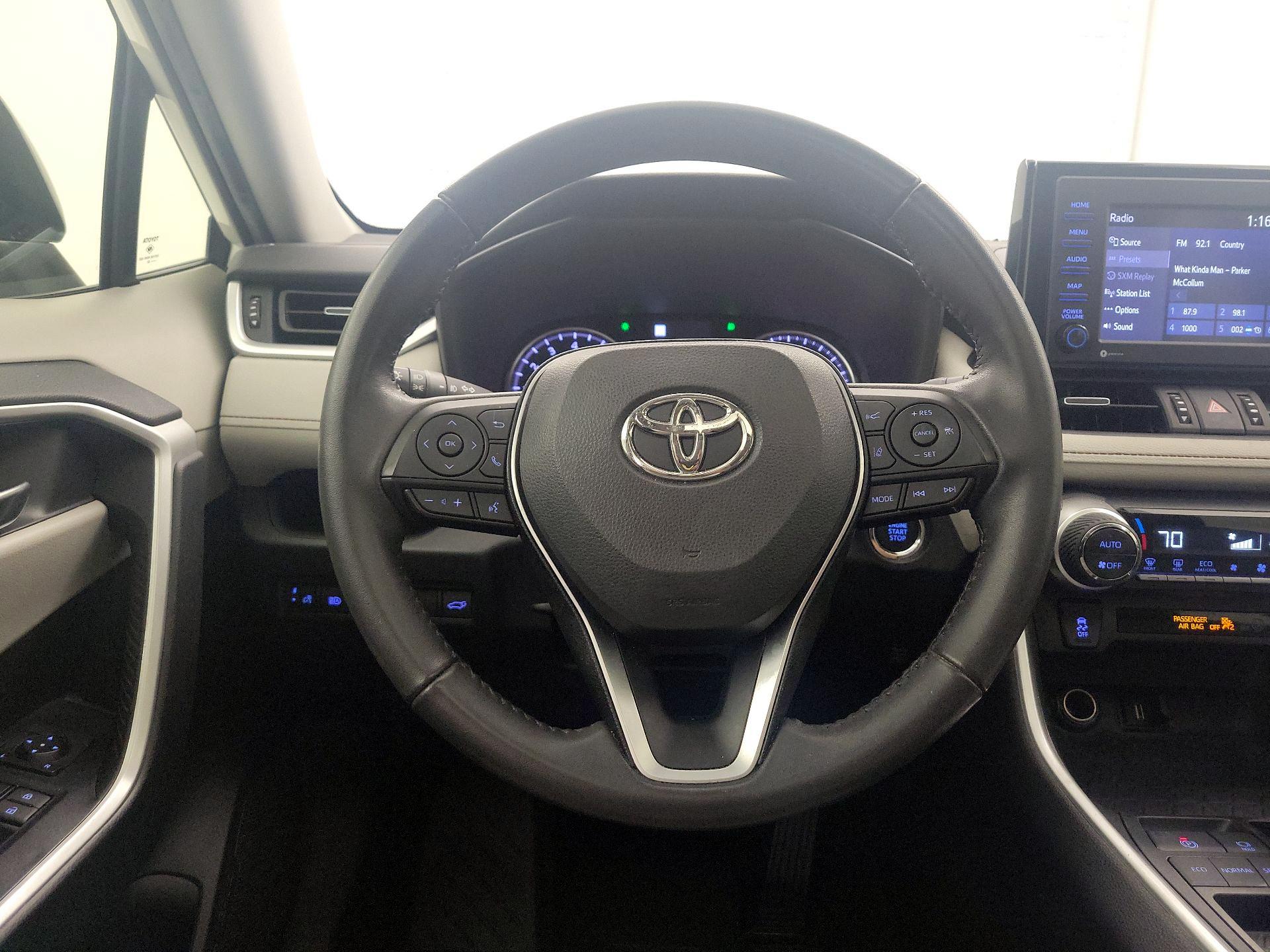 Thumbnail: 2022 Toyota RAV4 - 10