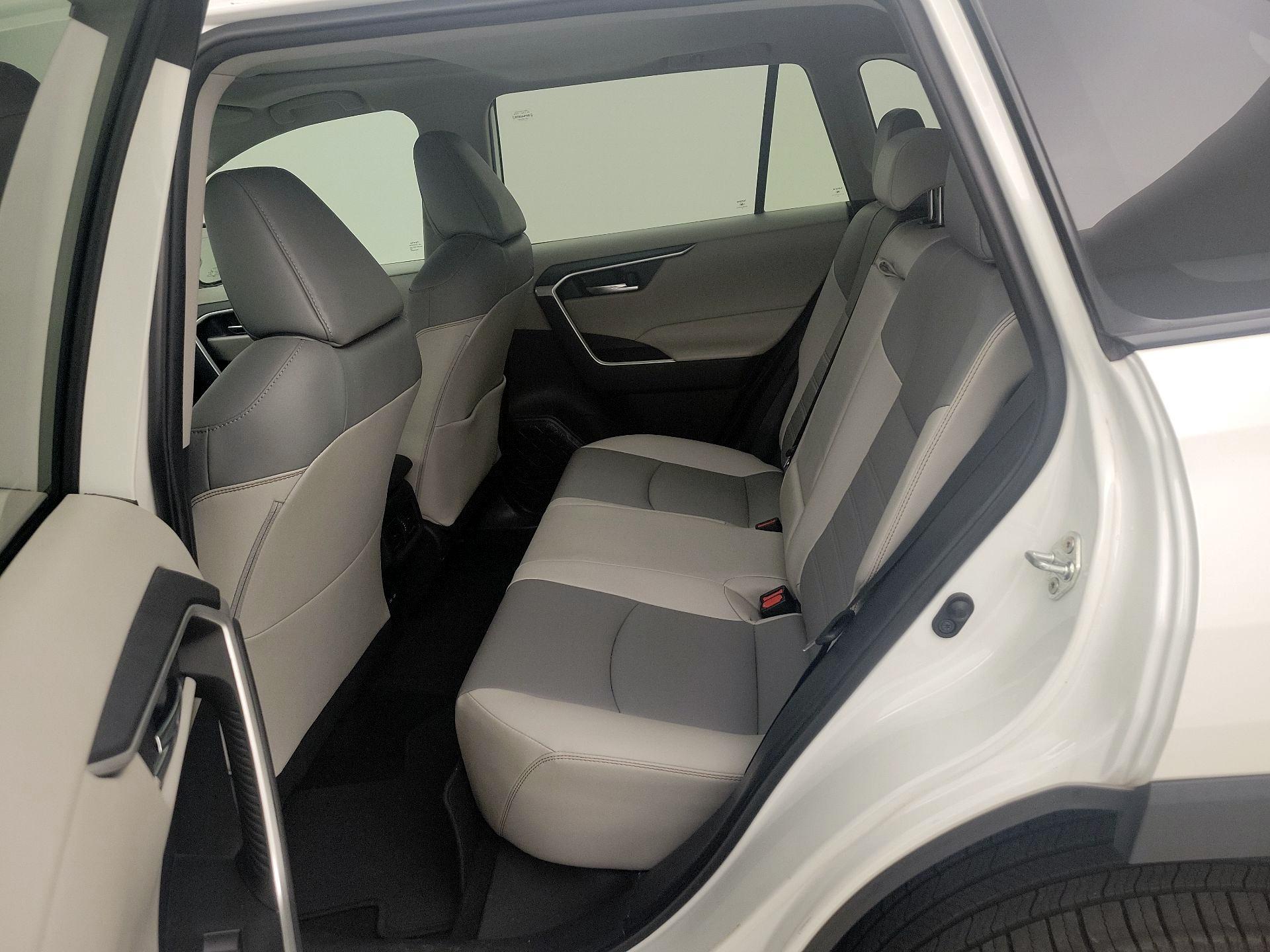 Thumbnail: 2022 Toyota RAV4 - 20