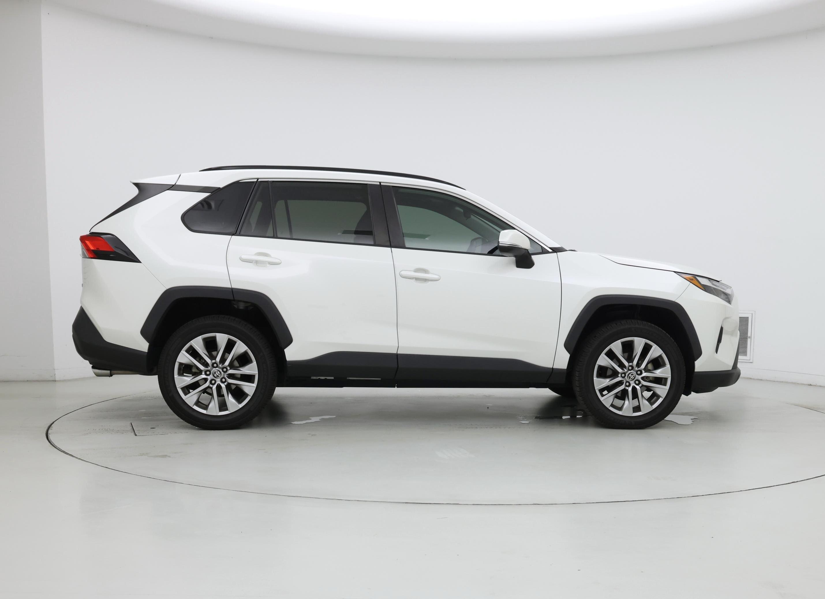 Thumbnail: 2022 Toyota RAV4 - 7