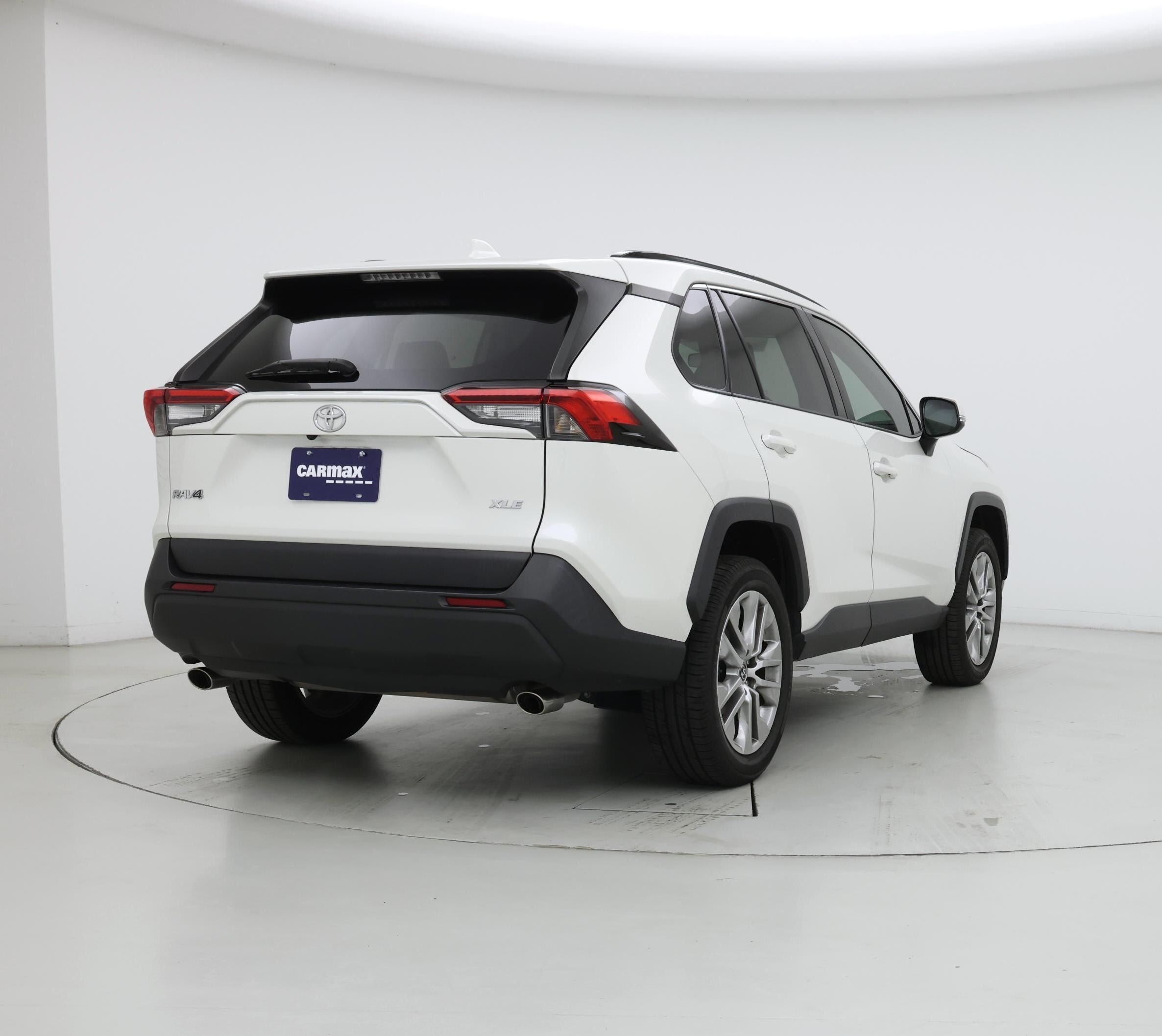 Thumbnail: 2022 Toyota RAV4 - 8