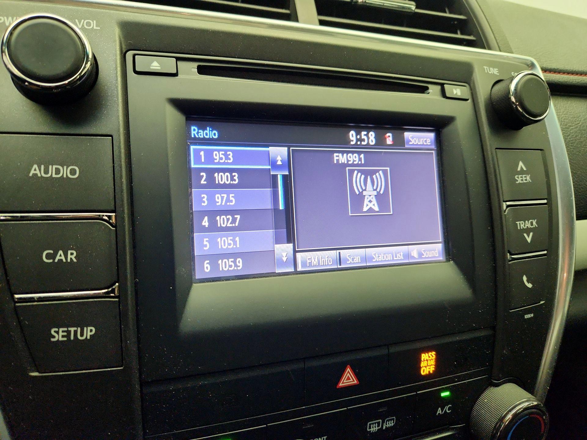 Thumbnail: 2016 Toyota Camry - 15