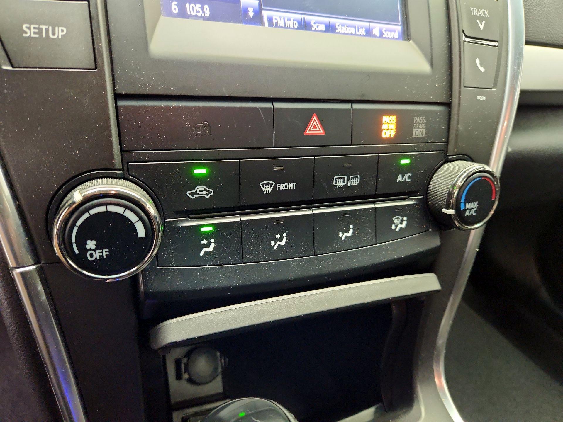 Thumbnail: 2016 Toyota Camry - 16