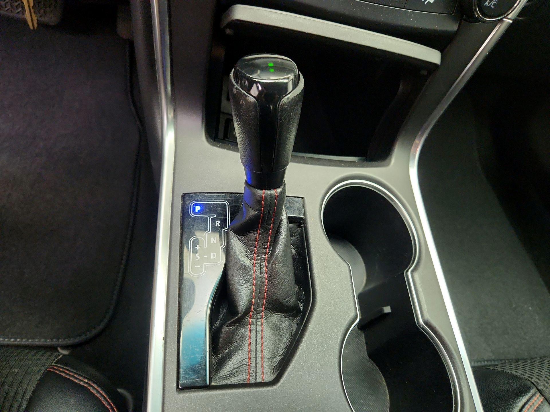 Thumbnail: 2016 Toyota Camry - 17