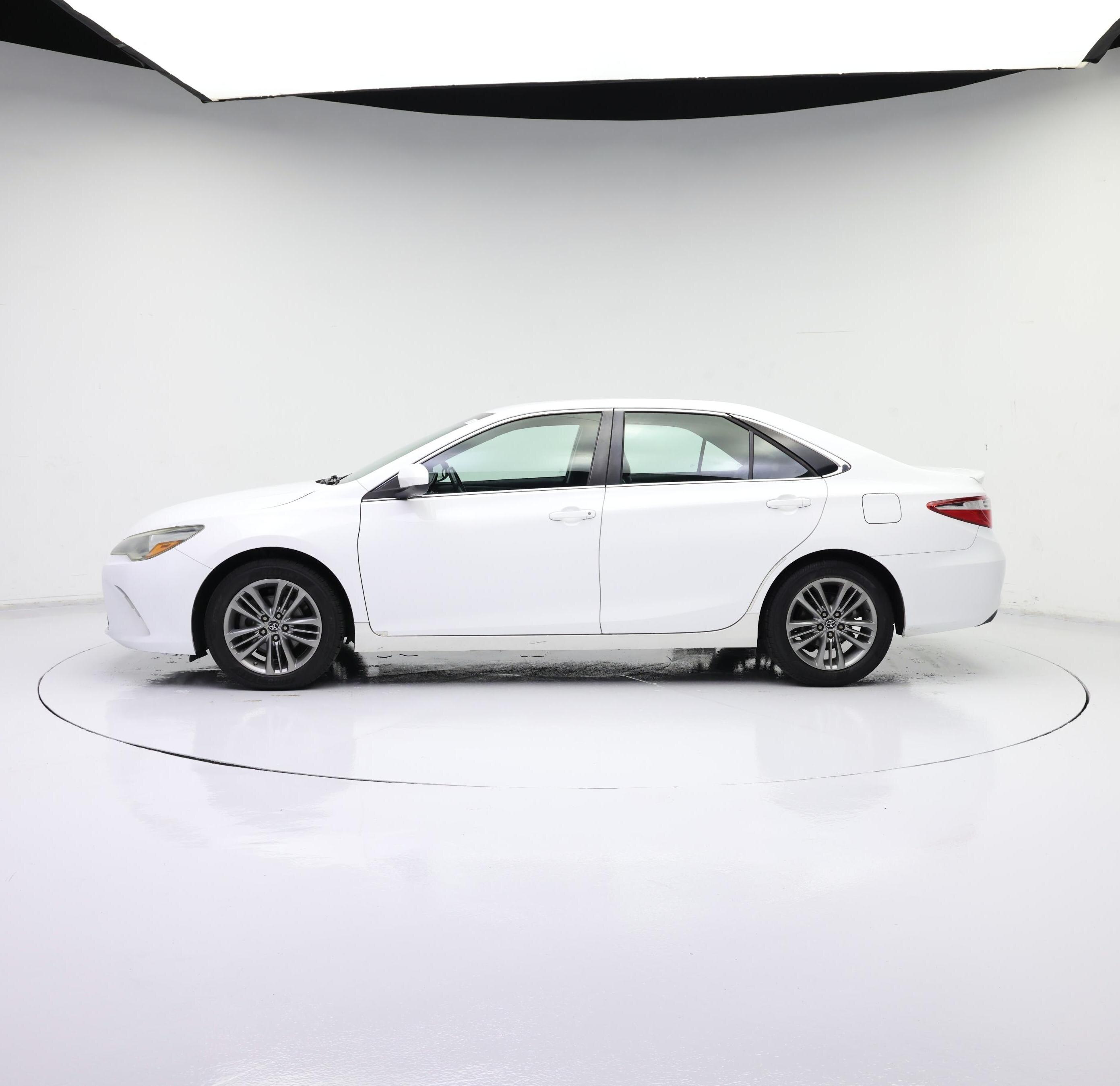 Thumbnail: 2016 Toyota Camry - 3