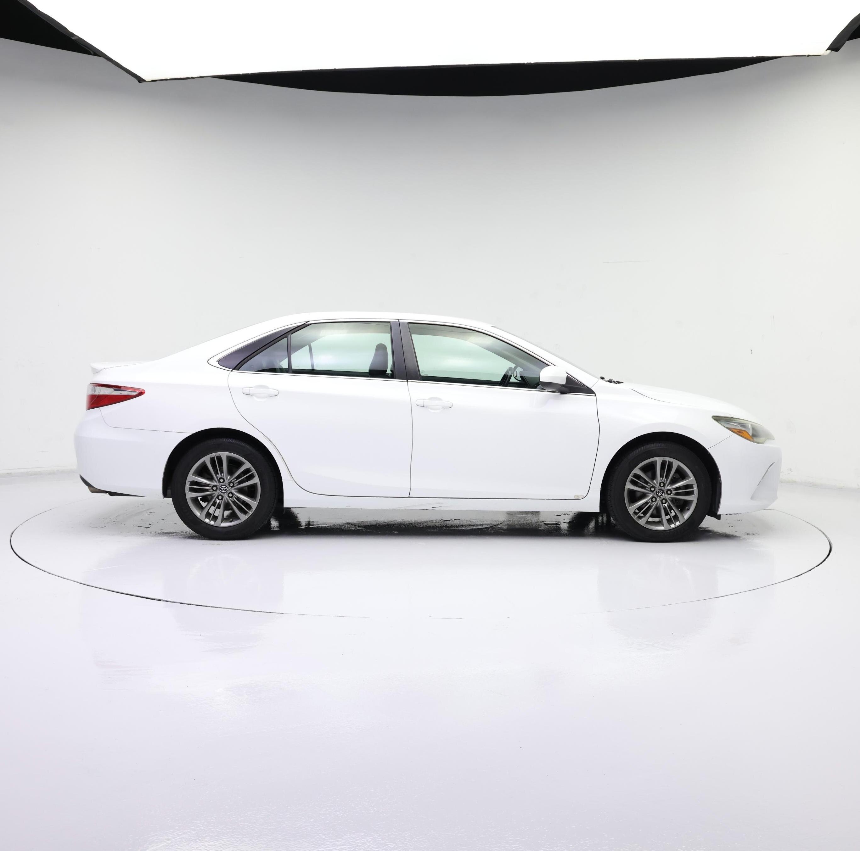 Thumbnail: 2016 Toyota Camry - 7