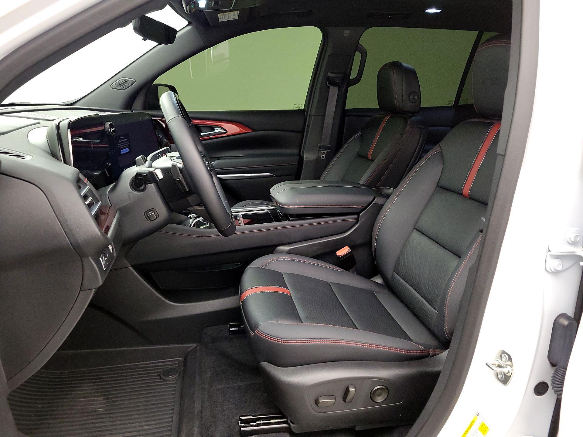 Thumbnail: 2024 Chevrolet Traverse - 11