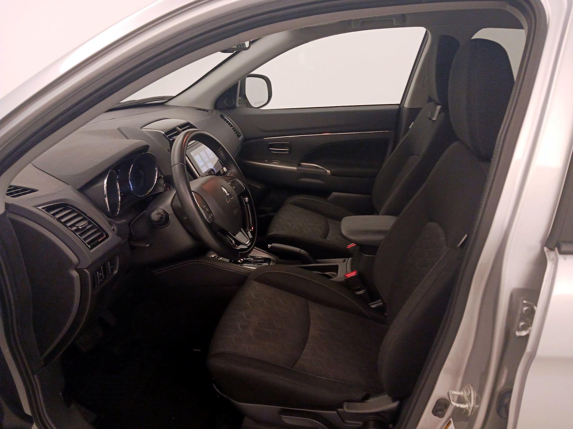 Thumbnail: 2020 Mitsubishi Outlander Sport - 11