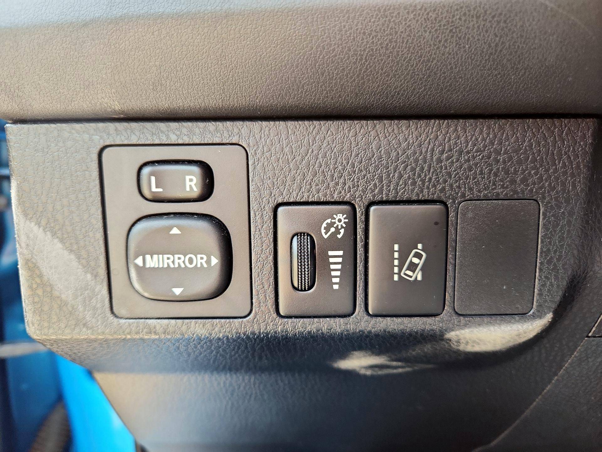 Thumbnail: 2017 Toyota RAV4 - 11
