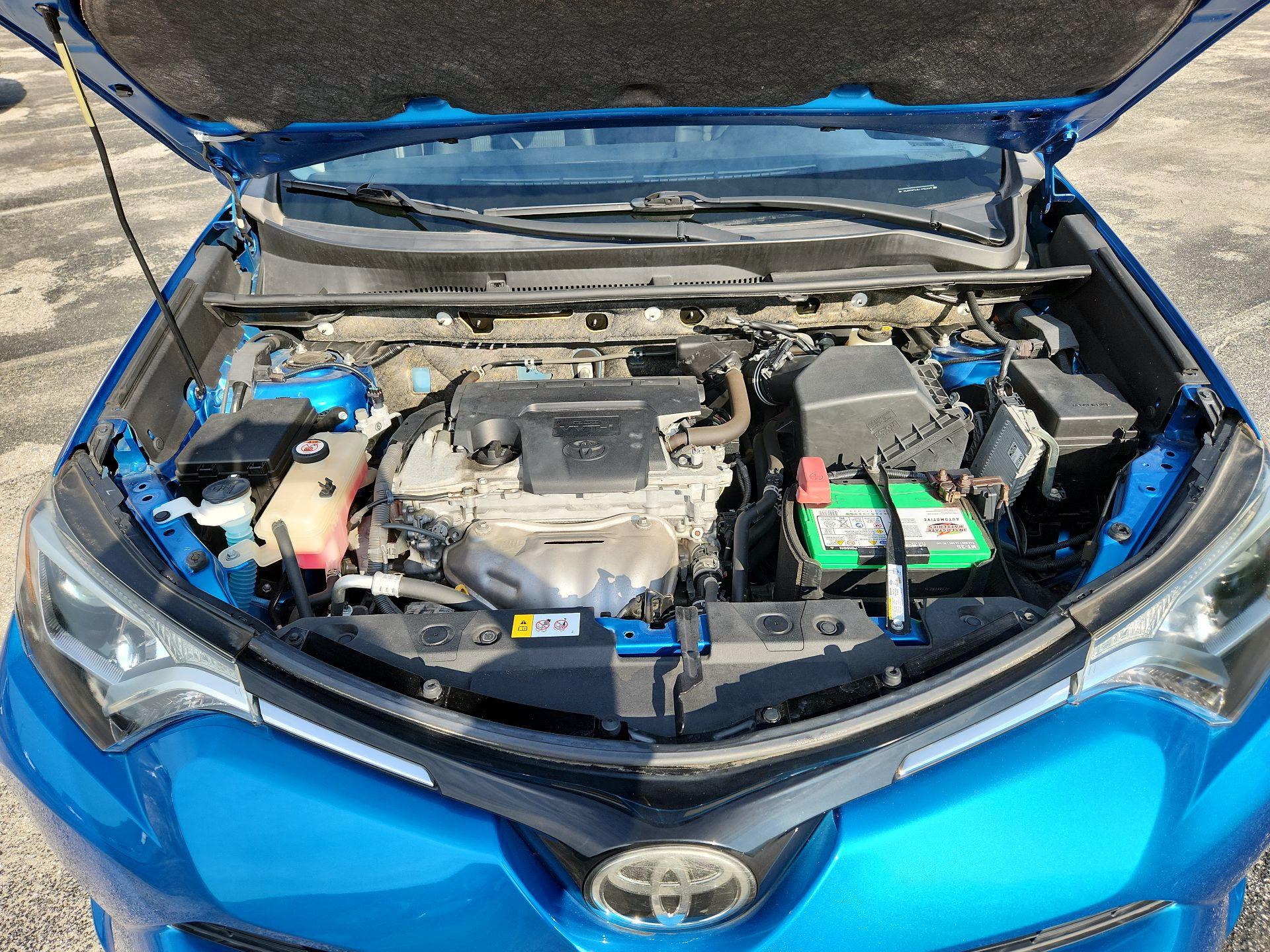 Thumbnail: 2017 Toyota RAV4 - 19