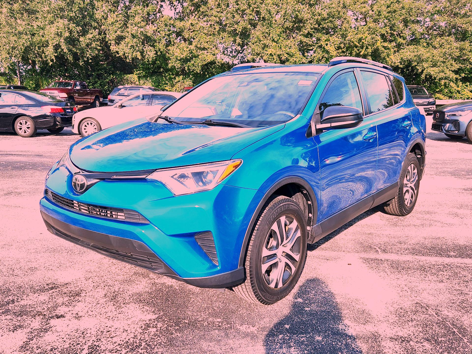 Thumbnail: 2017 Toyota RAV4 - 3