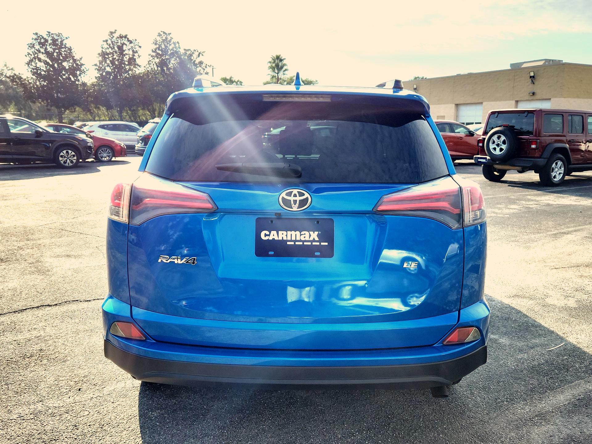 Thumbnail: 2017 Toyota RAV4 - 6