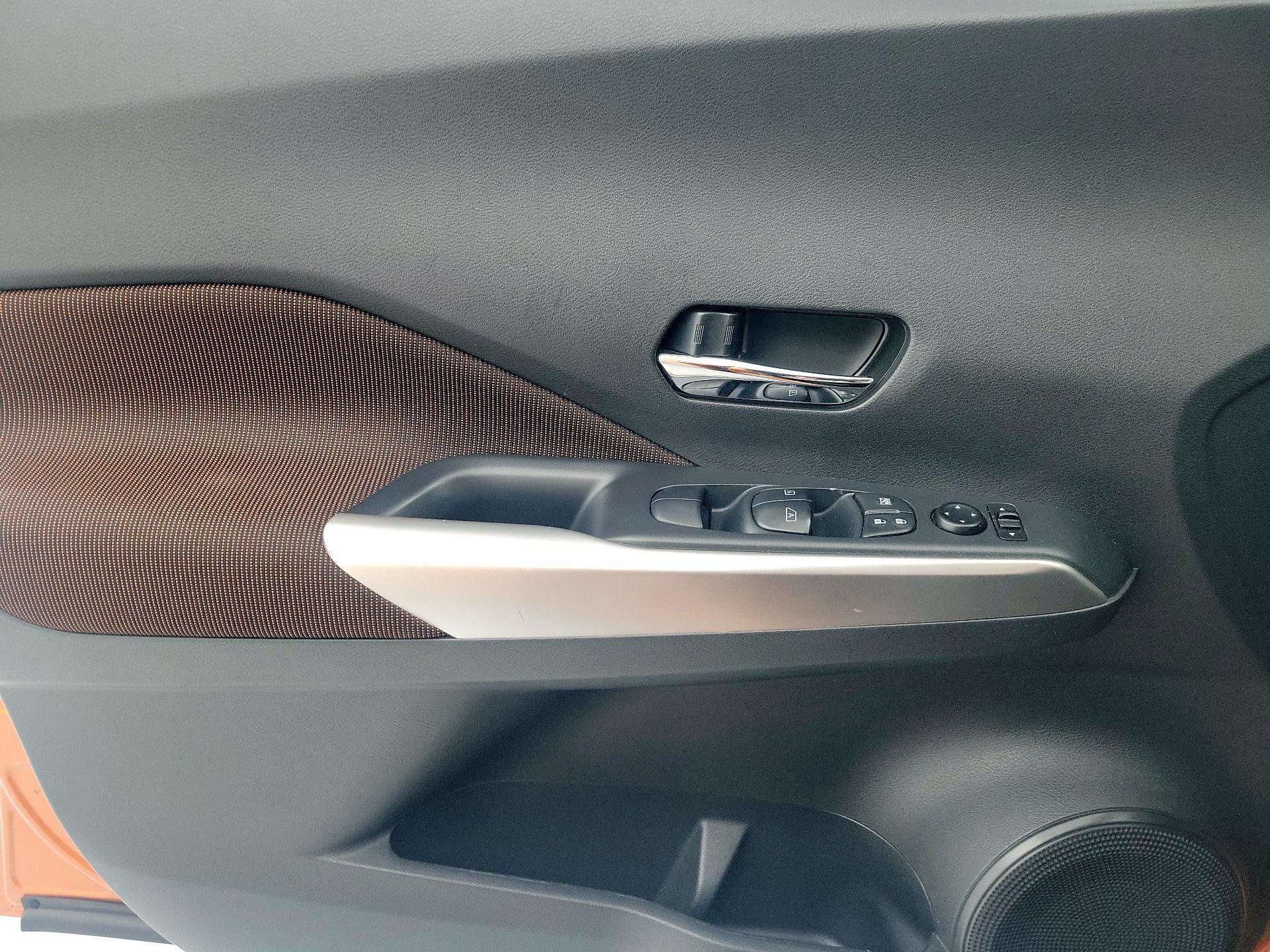 Thumbnail: 2019 Nissan Kicks - 12