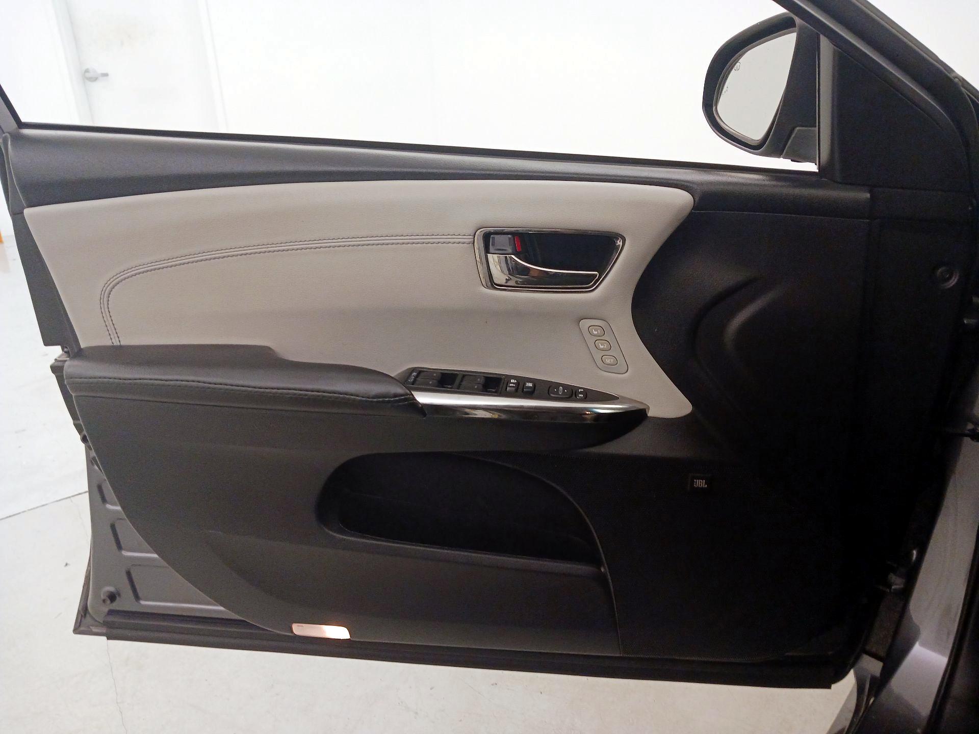 Thumbnail: 2018 Toyota Avalon - 12