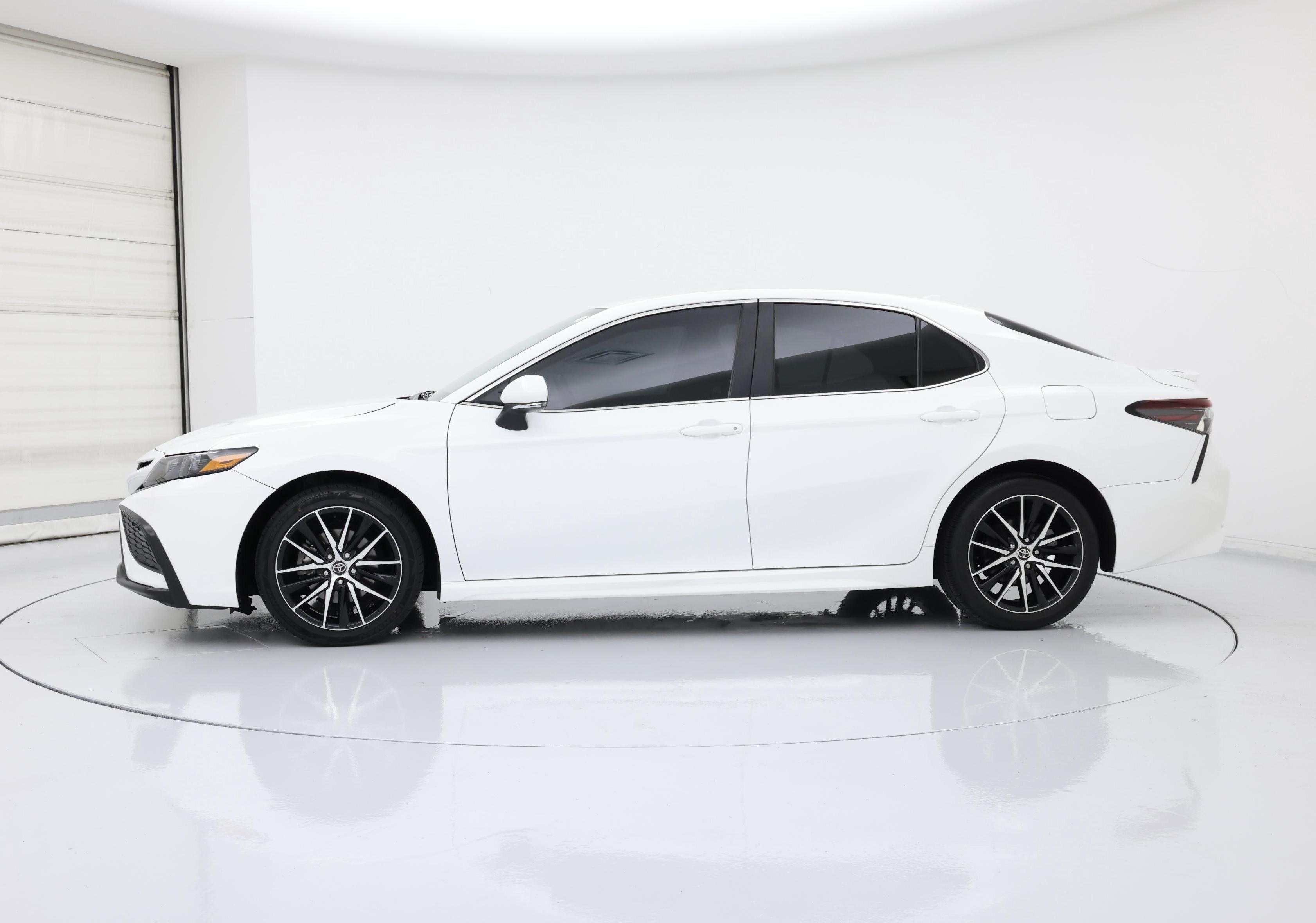 Thumbnail: 2024 Toyota Camry - 3