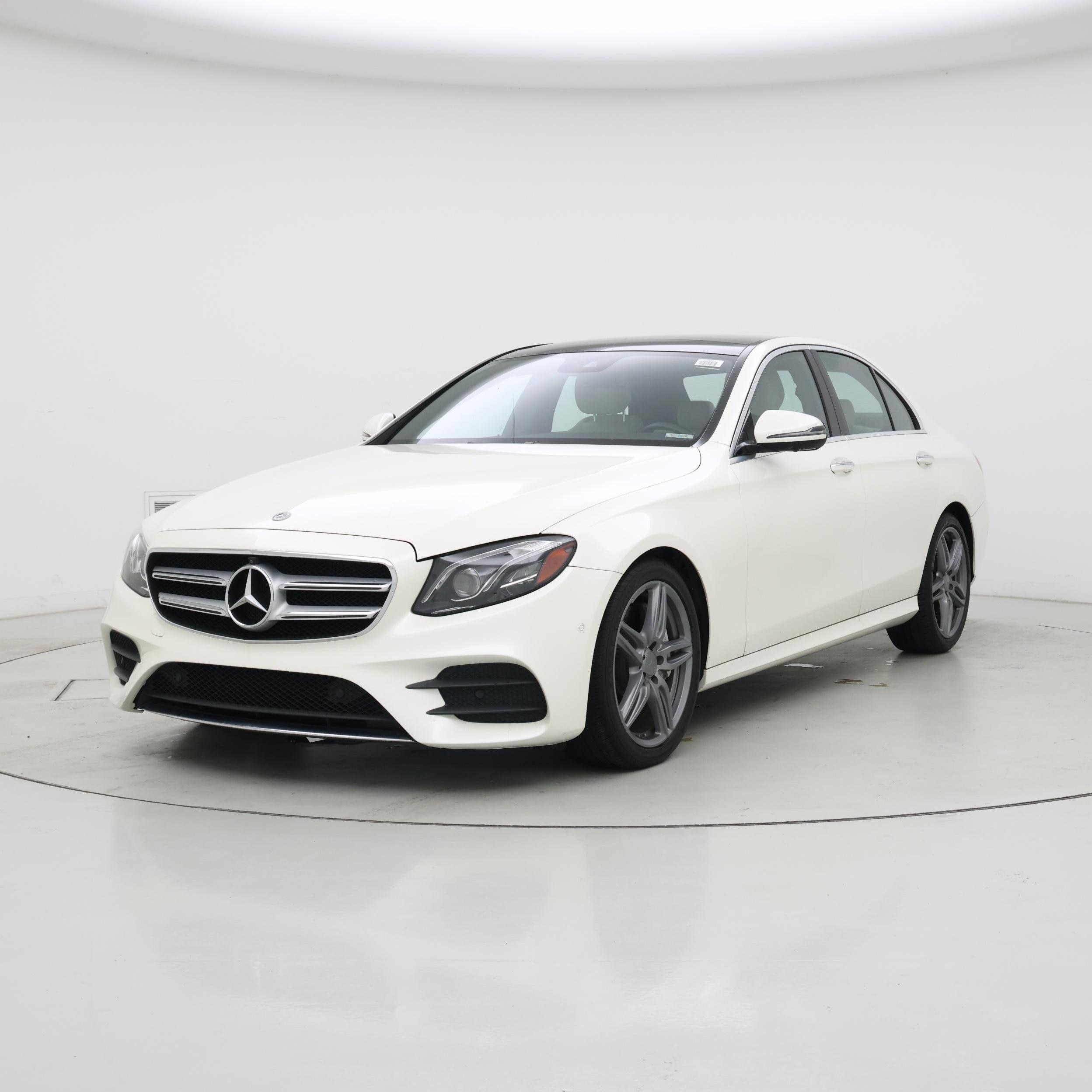 Thumbnail: 2019 Mercedes-Benz E-Class - 4
