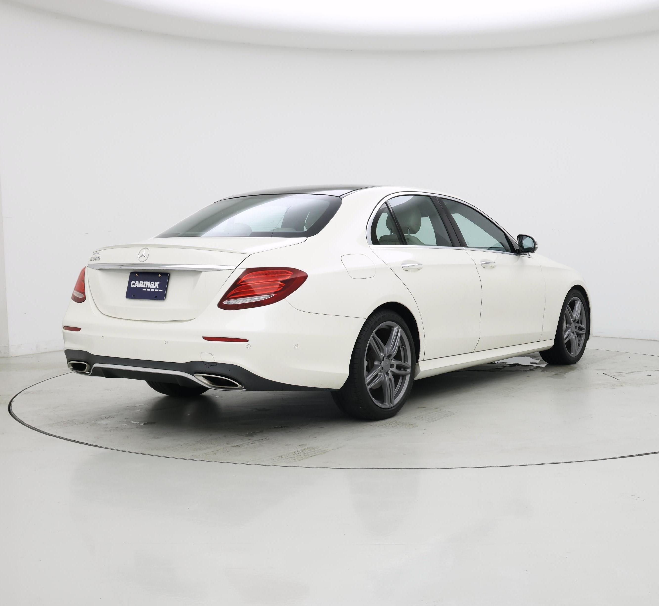 Thumbnail: 2019 Mercedes-Benz E-Class - 8
