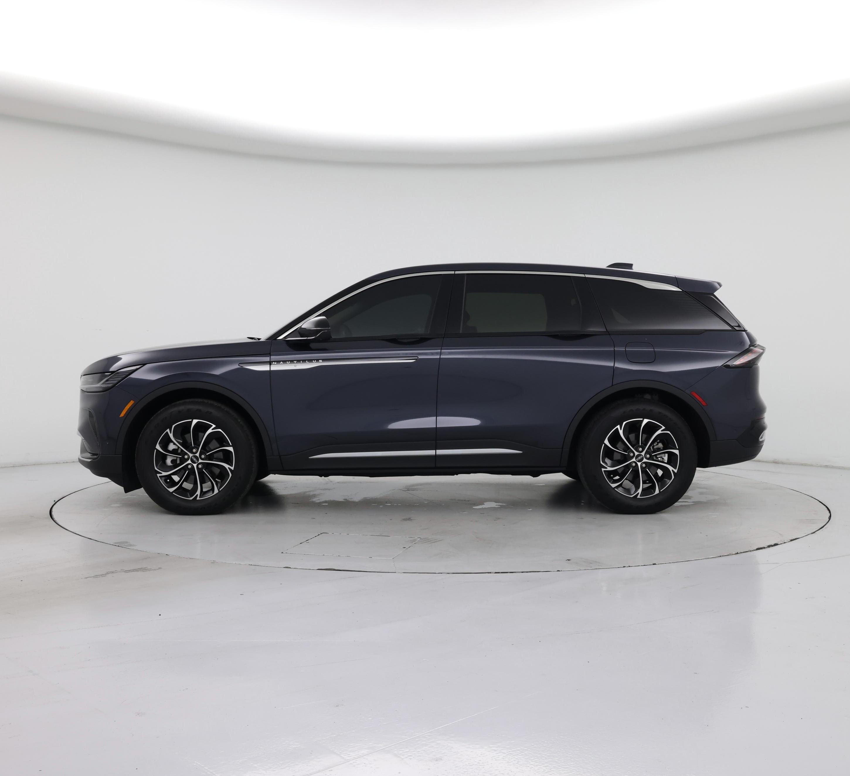 Thumbnail: 2024 Lincoln Nautilus - 3