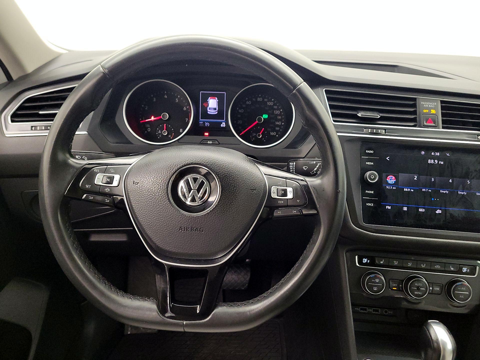 Thumbnail: 2020 Volkswagen Tiguan - 10