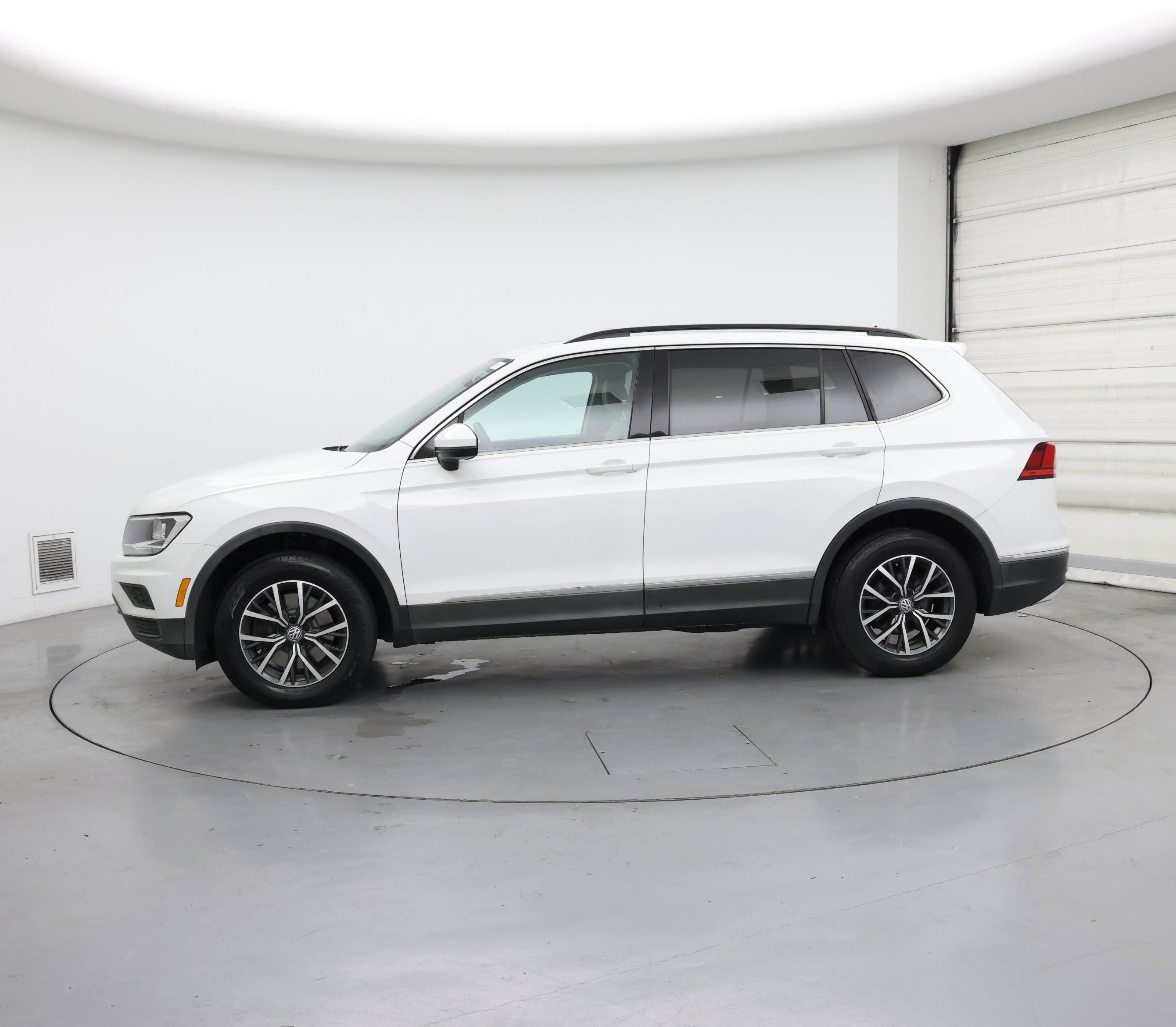 Thumbnail: 2020 Volkswagen Tiguan - 3
