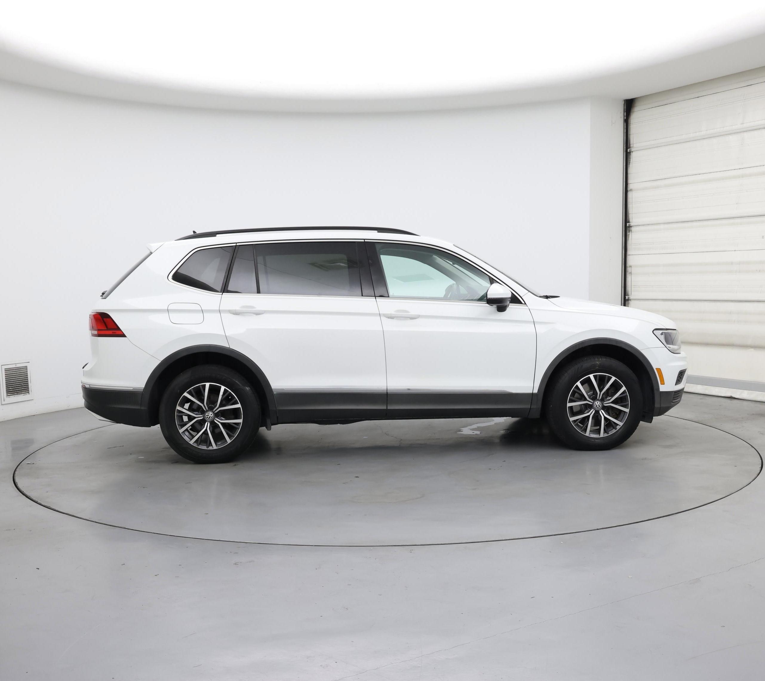 Thumbnail: 2020 Volkswagen Tiguan - 7