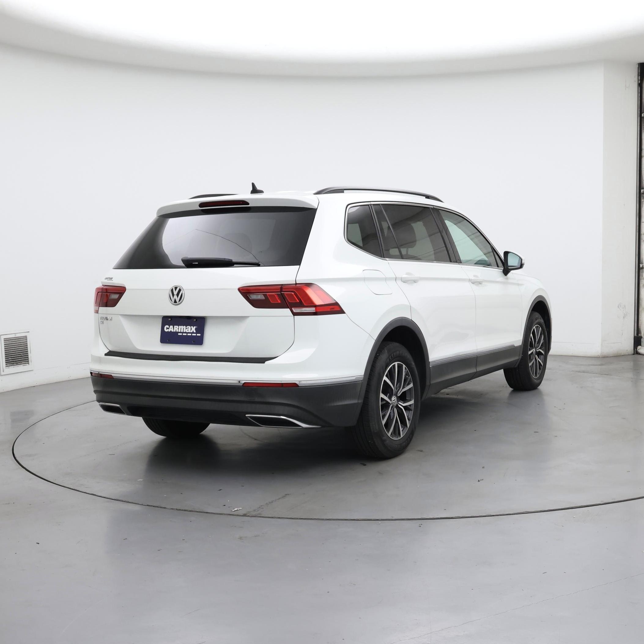 Thumbnail: 2020 Volkswagen Tiguan - 8