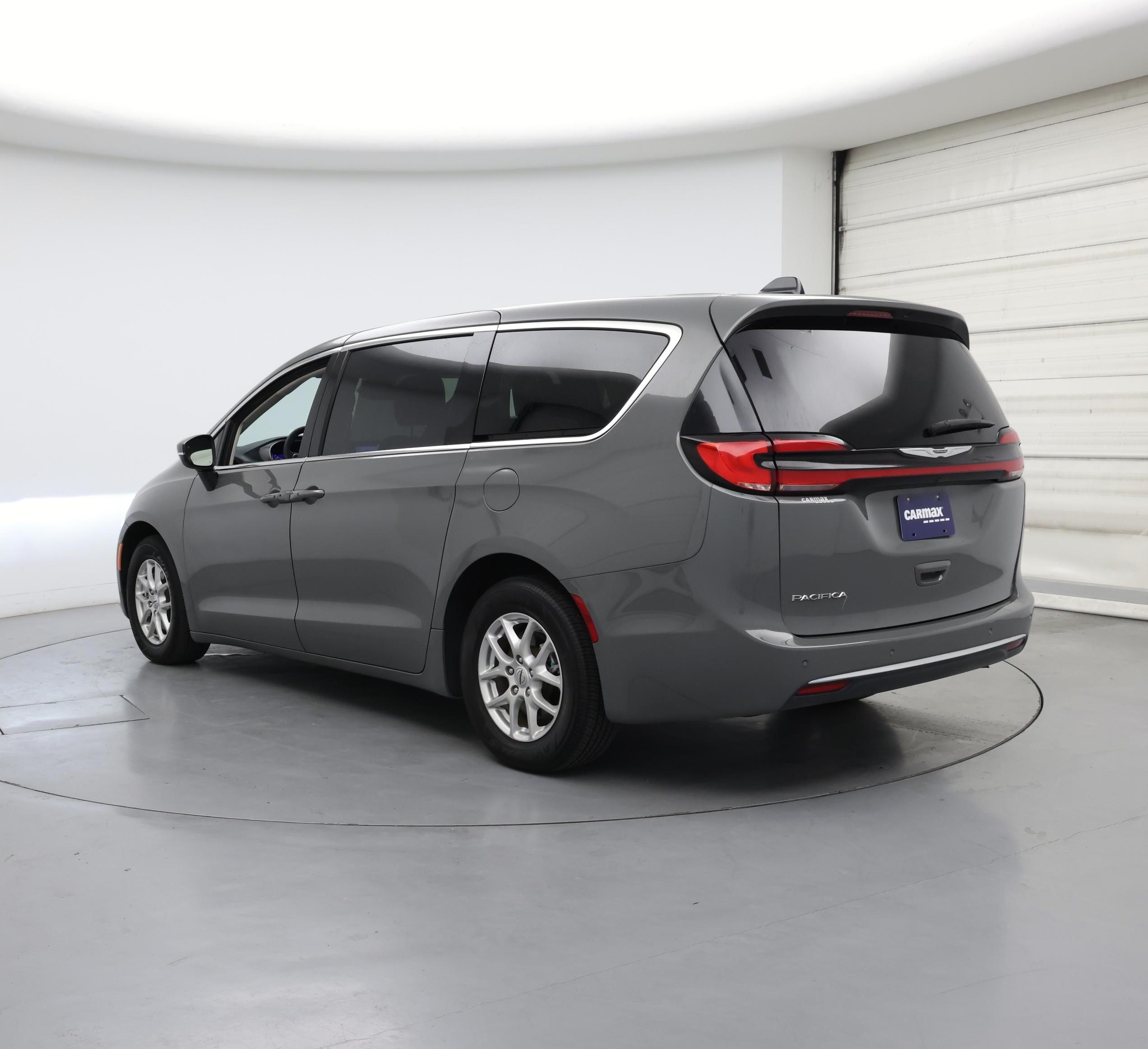 Thumbnail: 2023 Chrysler Pacifica - 2