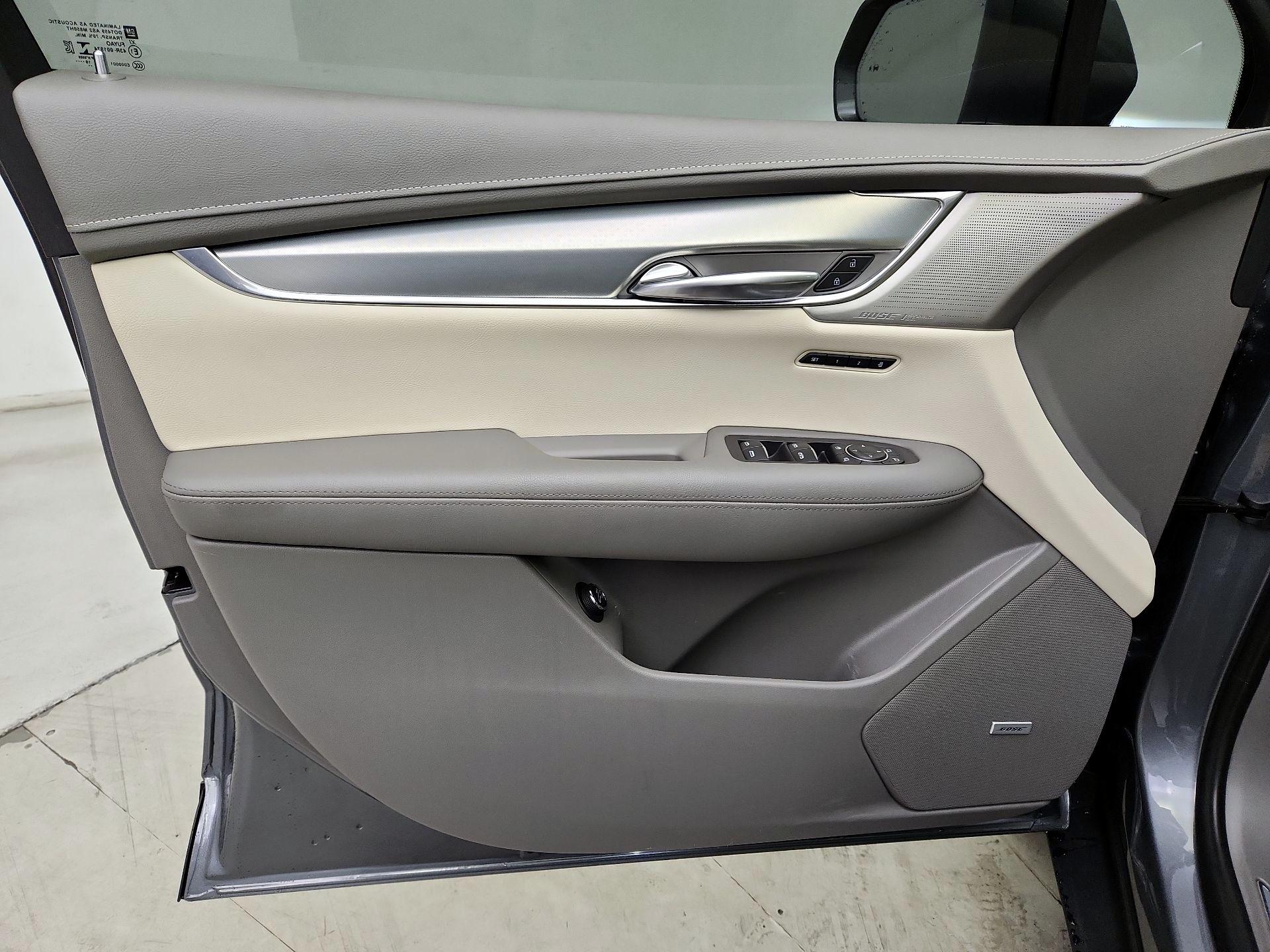 Thumbnail: 2020 Cadillac XT5 - 12