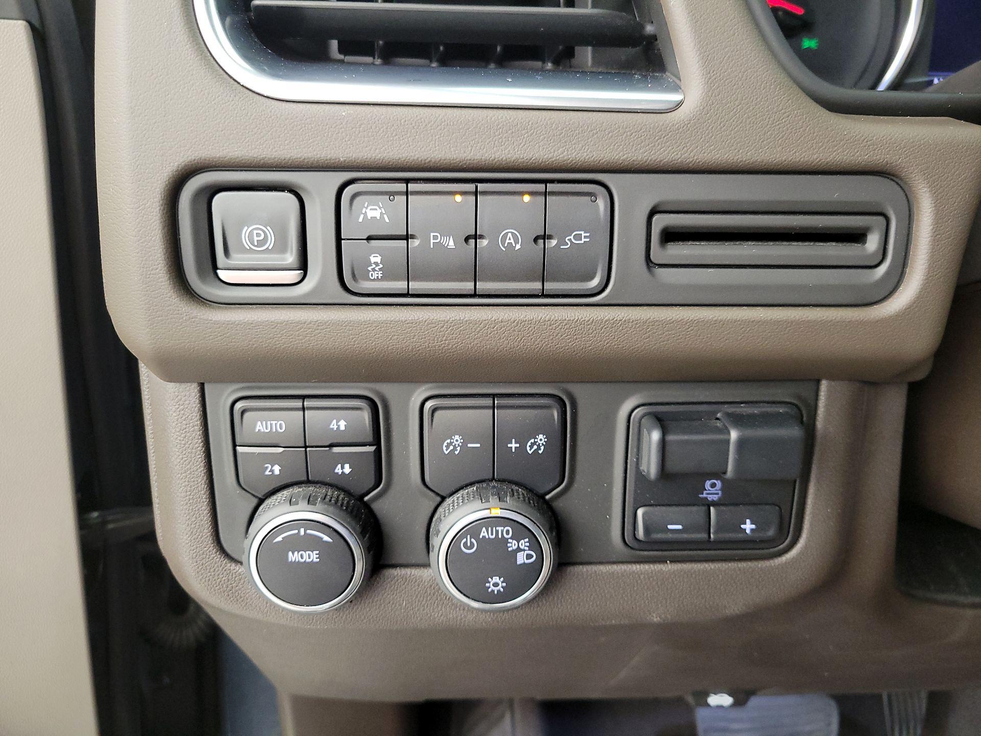 Thumbnail: 2021 Chevrolet Suburban - 13