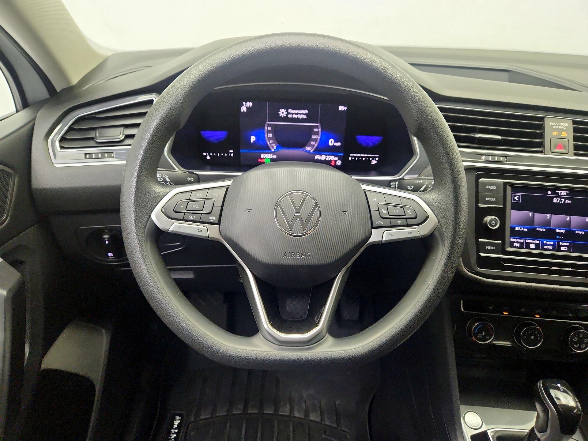 Thumbnail: 2022 Volkswagen Tiguan - 10