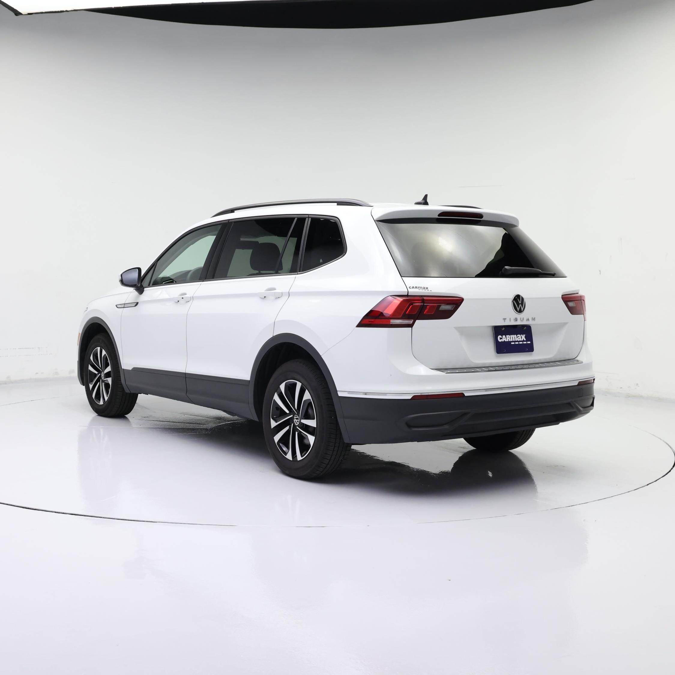 Thumbnail: 2022 Volkswagen Tiguan - 2