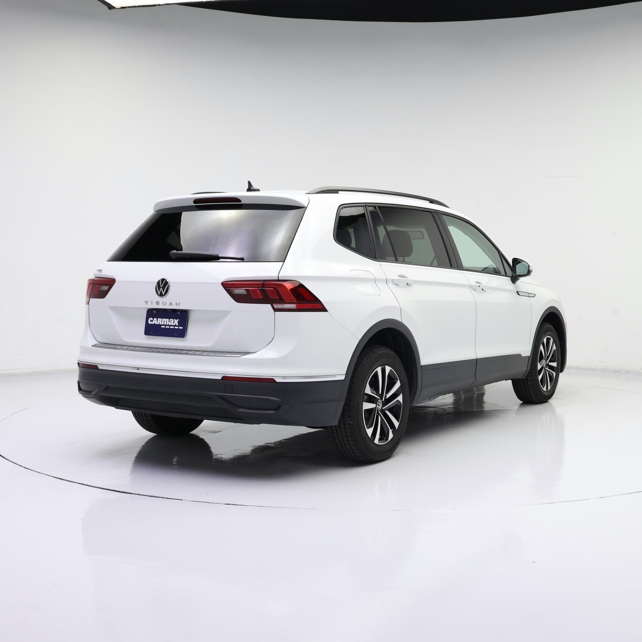 Thumbnail: 2022 Volkswagen Tiguan - 8