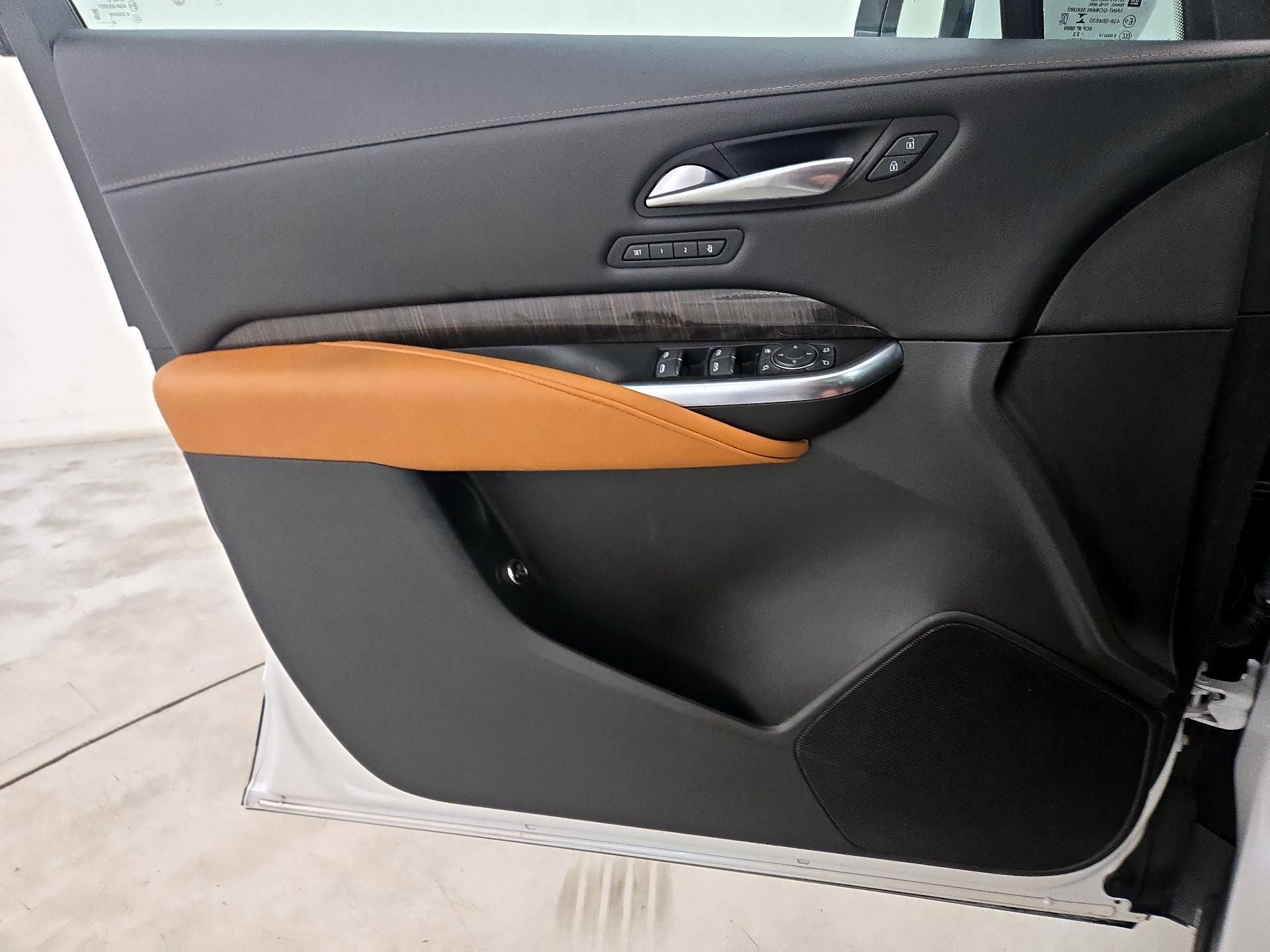 Thumbnail: 2023 Cadillac XT4 - 12