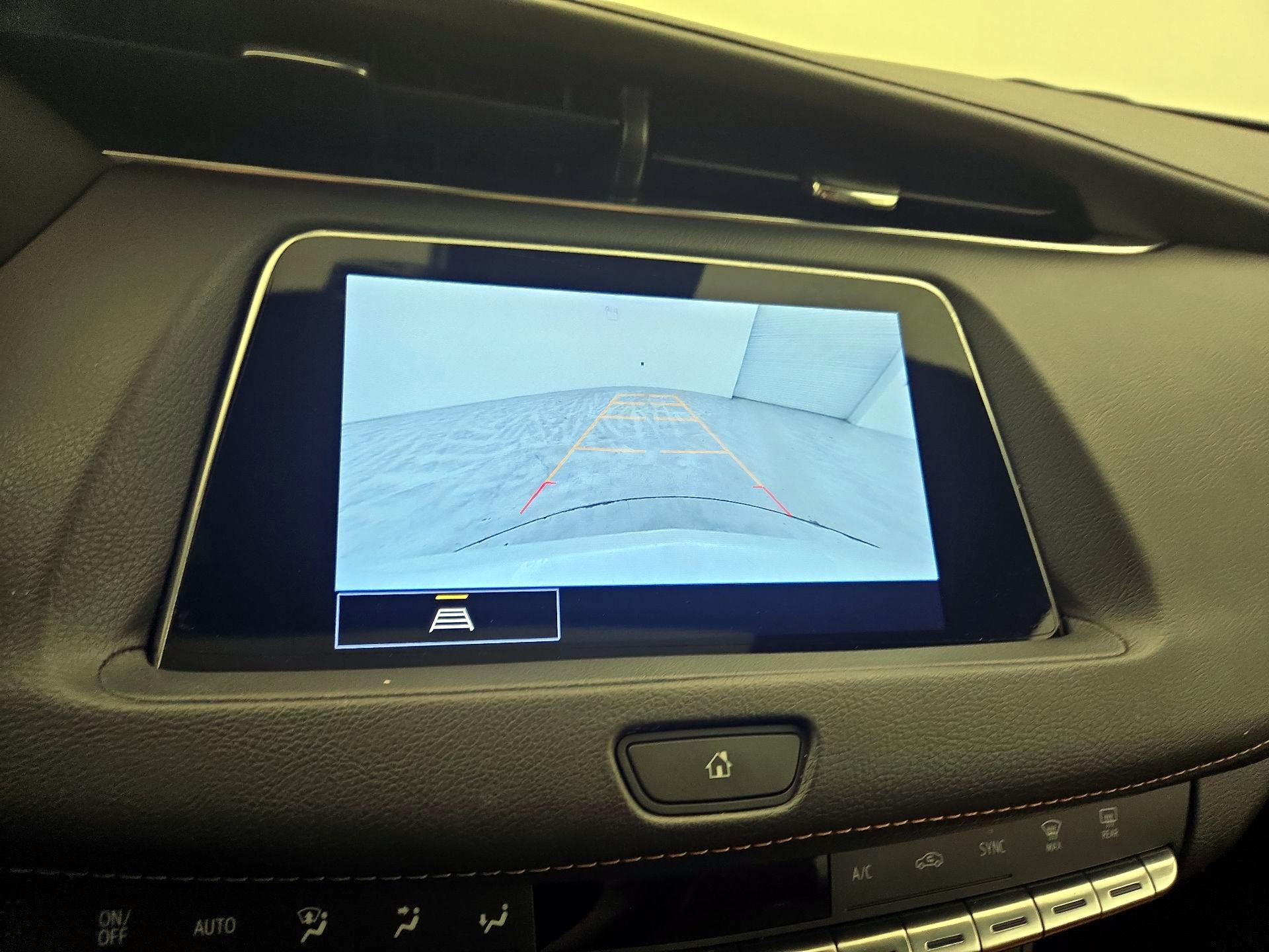 Thumbnail: 2023 Cadillac XT4 - 14