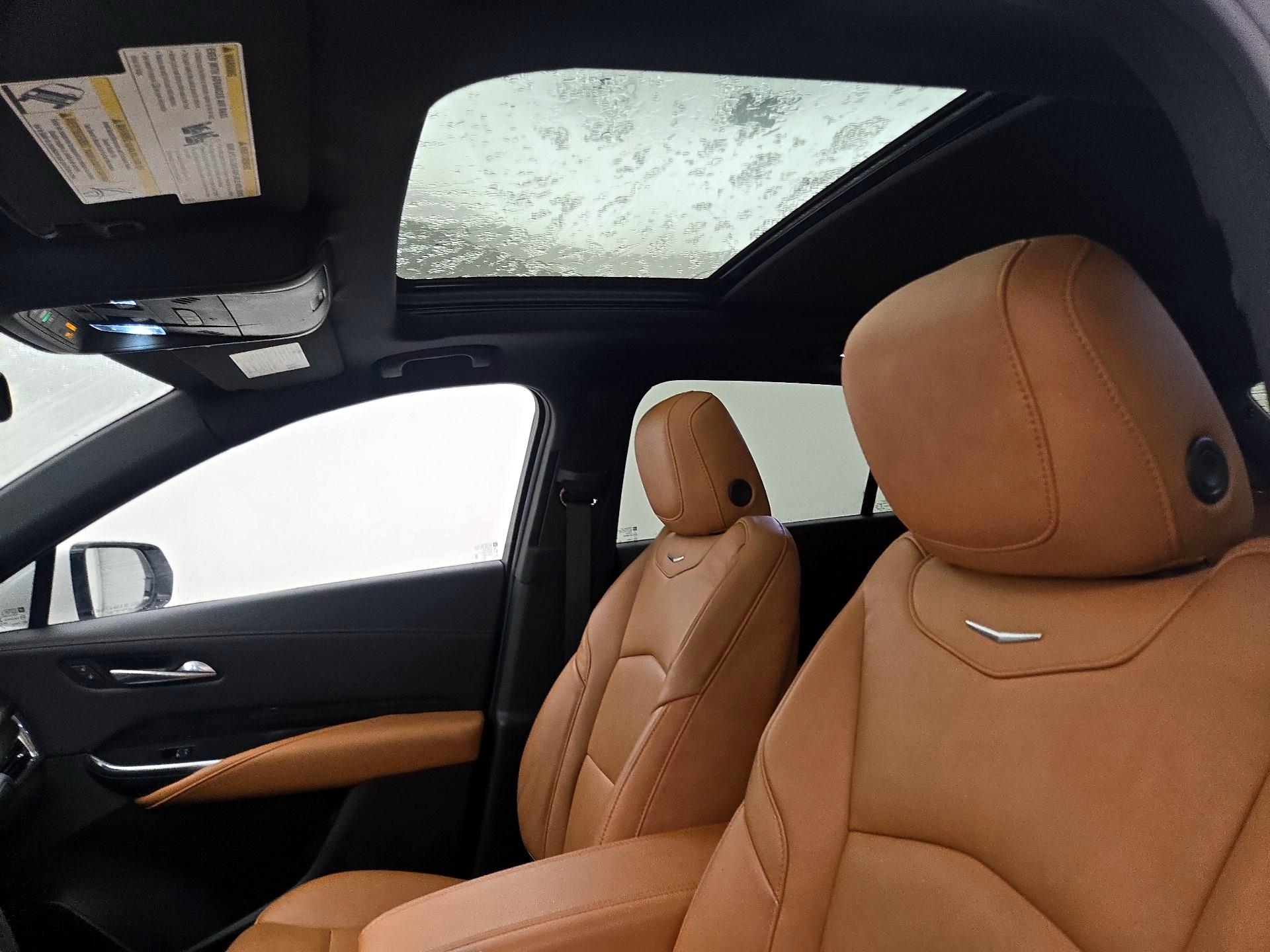 Thumbnail: 2023 Cadillac XT4 - 19