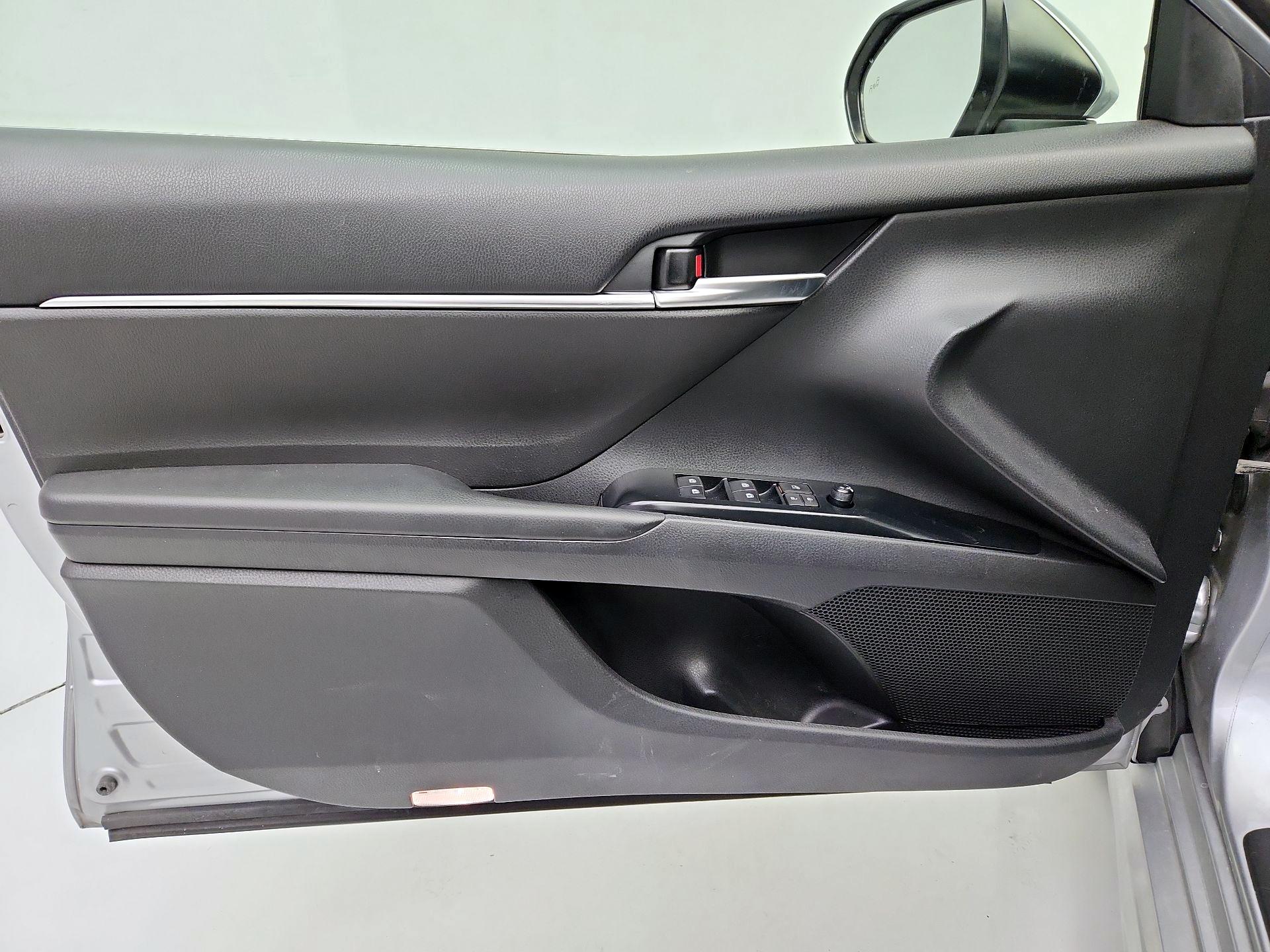 Thumbnail: 2019 Toyota Camry - 12