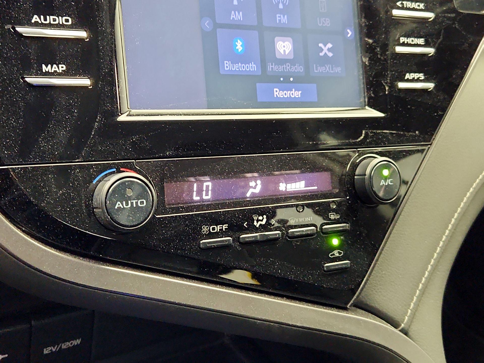 Thumbnail: 2019 Toyota Camry - 16